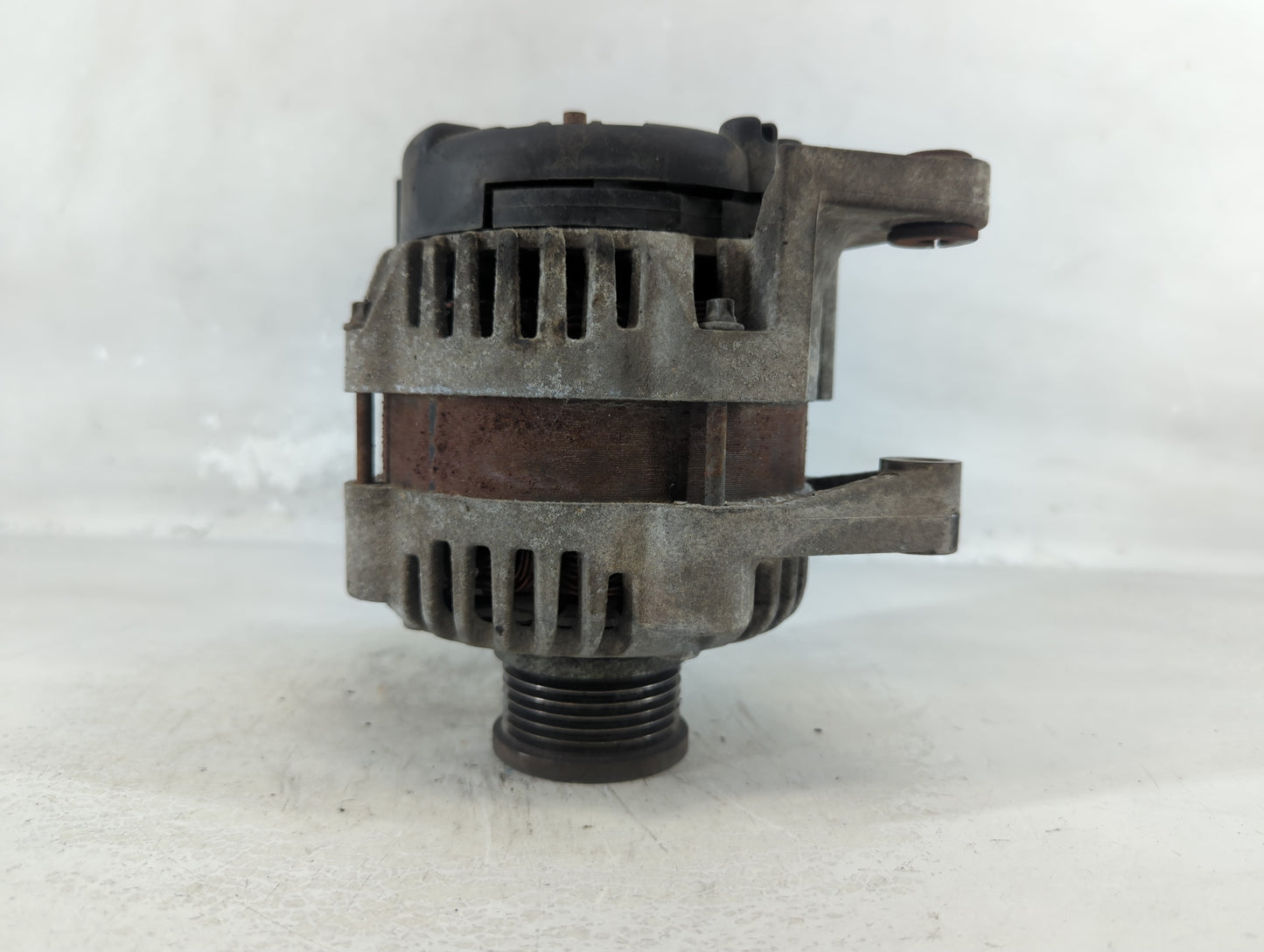 2012-2018 Chevrolet Sonic Alternator Replacement Generator Charging Assembly Engine OEM P/N:13500577 Fits OEM Used Auto Part