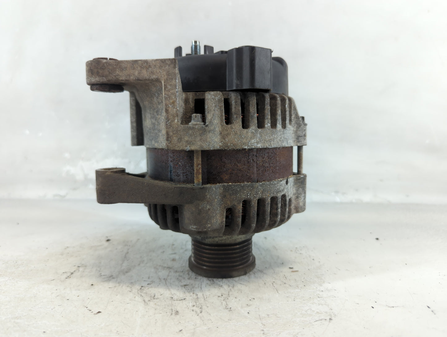 2012-2018 Chevrolet Sonic Alternator Replacement Generator Charging Assembly Engine OEM P/N:13500577 Fits OEM Used Auto Part