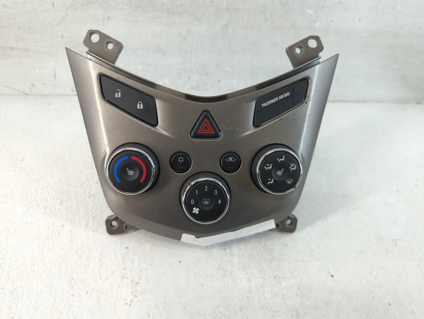 2012 Chevrolet Sonic Climate Control Module Temperature AC/Heater Replacement P/N:95466015 95466006, 95189629 Fits OEM Used 