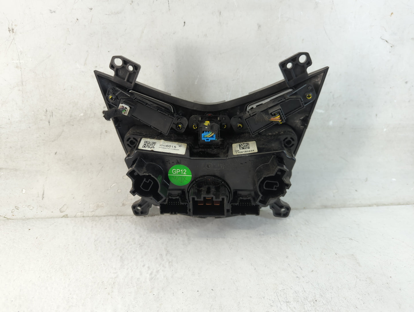 2012 Chevrolet Sonic Climate Control Module Temperature AC/Heater Replacement P/N:95466015 95466006, 95189629 Fits OEM Used 