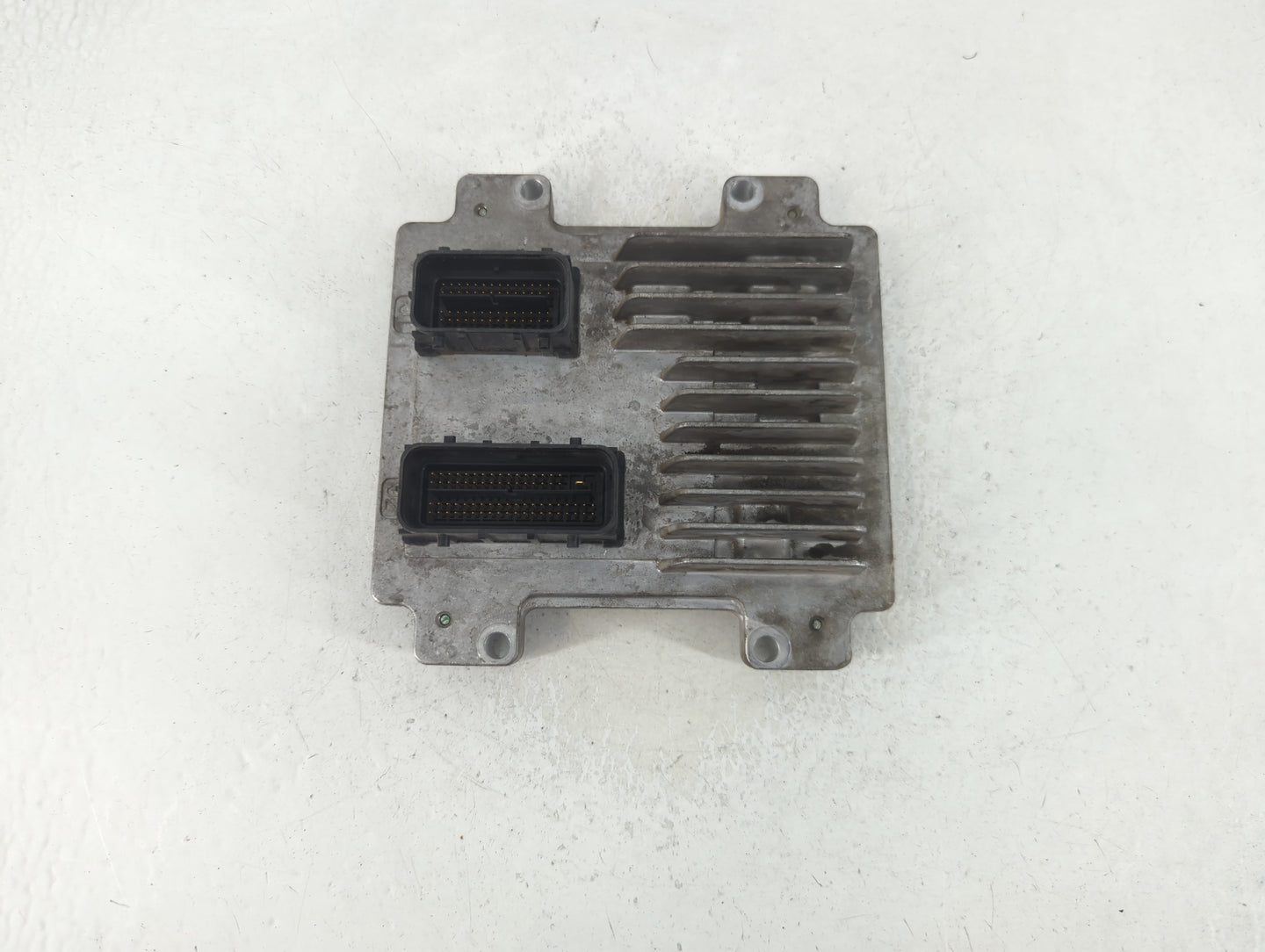 2012 Chevrolet Sonic PCM Engine Control Computer ECU ECM PCU OEM P/N:12653536 E83 12653536 Fits Fits 2009 2010 2011 2013 201