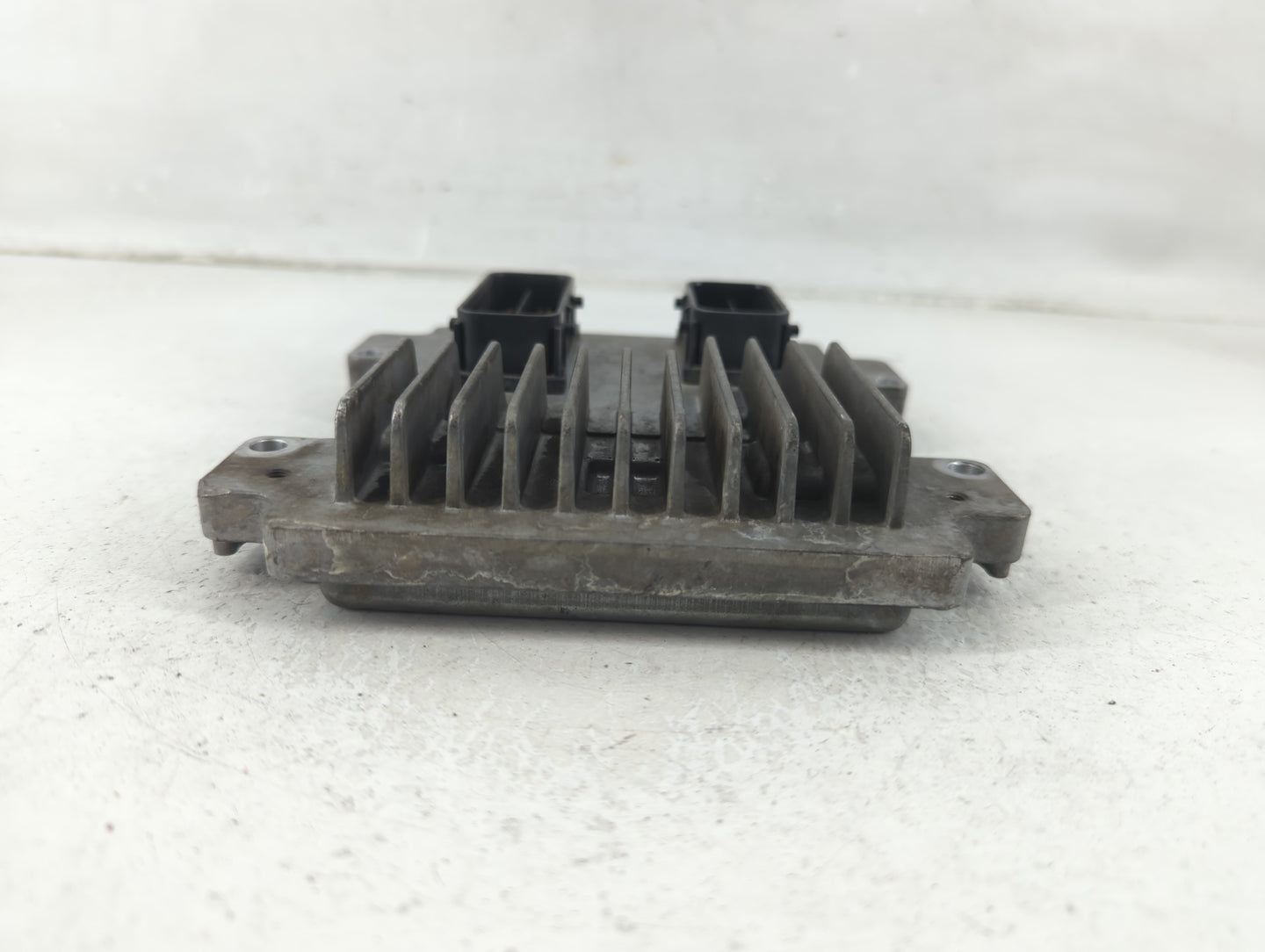 2012 Chevrolet Sonic PCM Engine Control Computer ECU ECM PCU OEM P/N:12653536 E83 12653536 Fits Fits 2009 2010 2011 2013 201