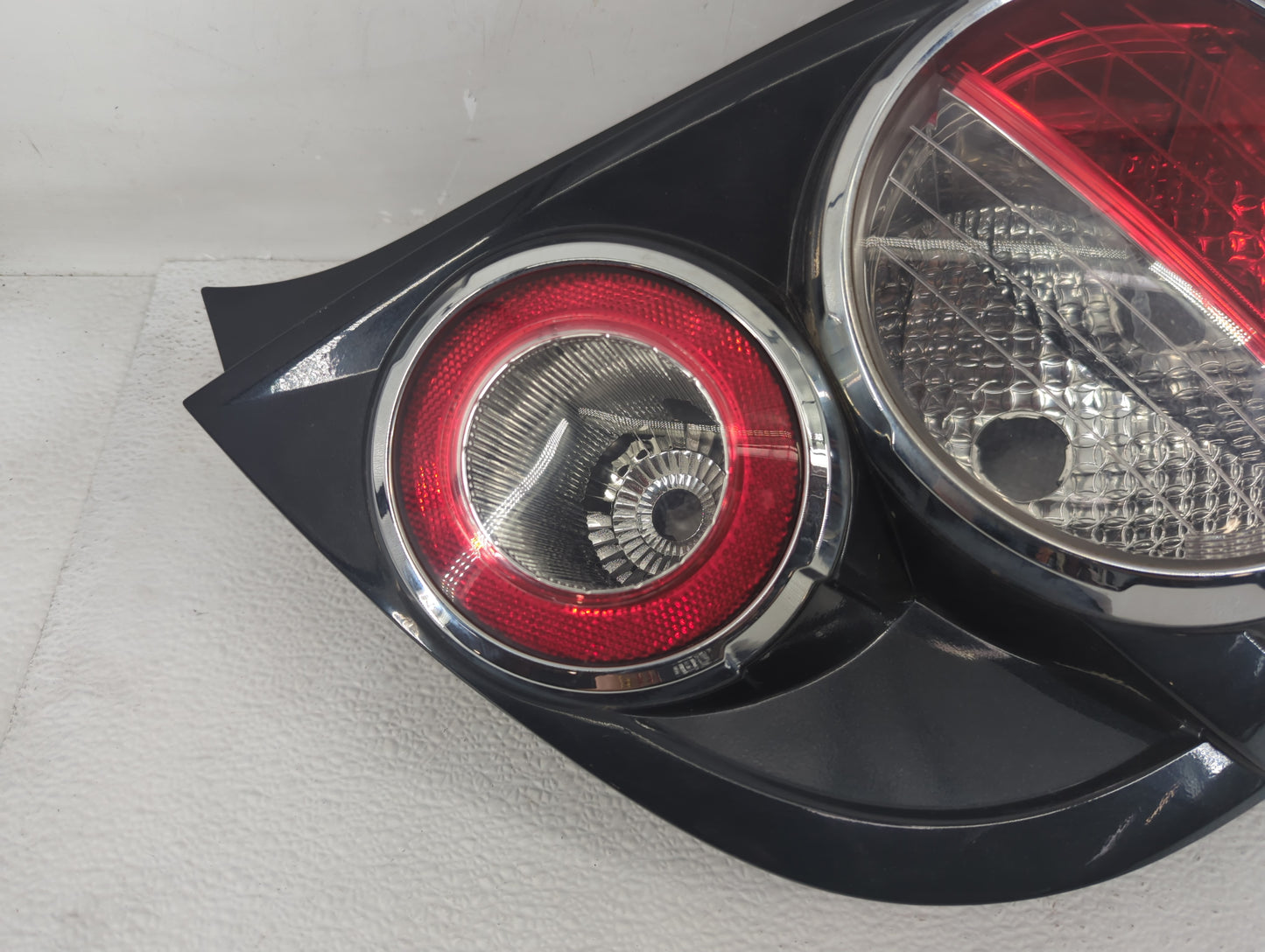2012-2016 Chevrolet Sonic Tail Light Assembly Passenger Right OEM P/N:95470357 Fits Fits 2012 2013 2014 2015 2016 OEM Used A