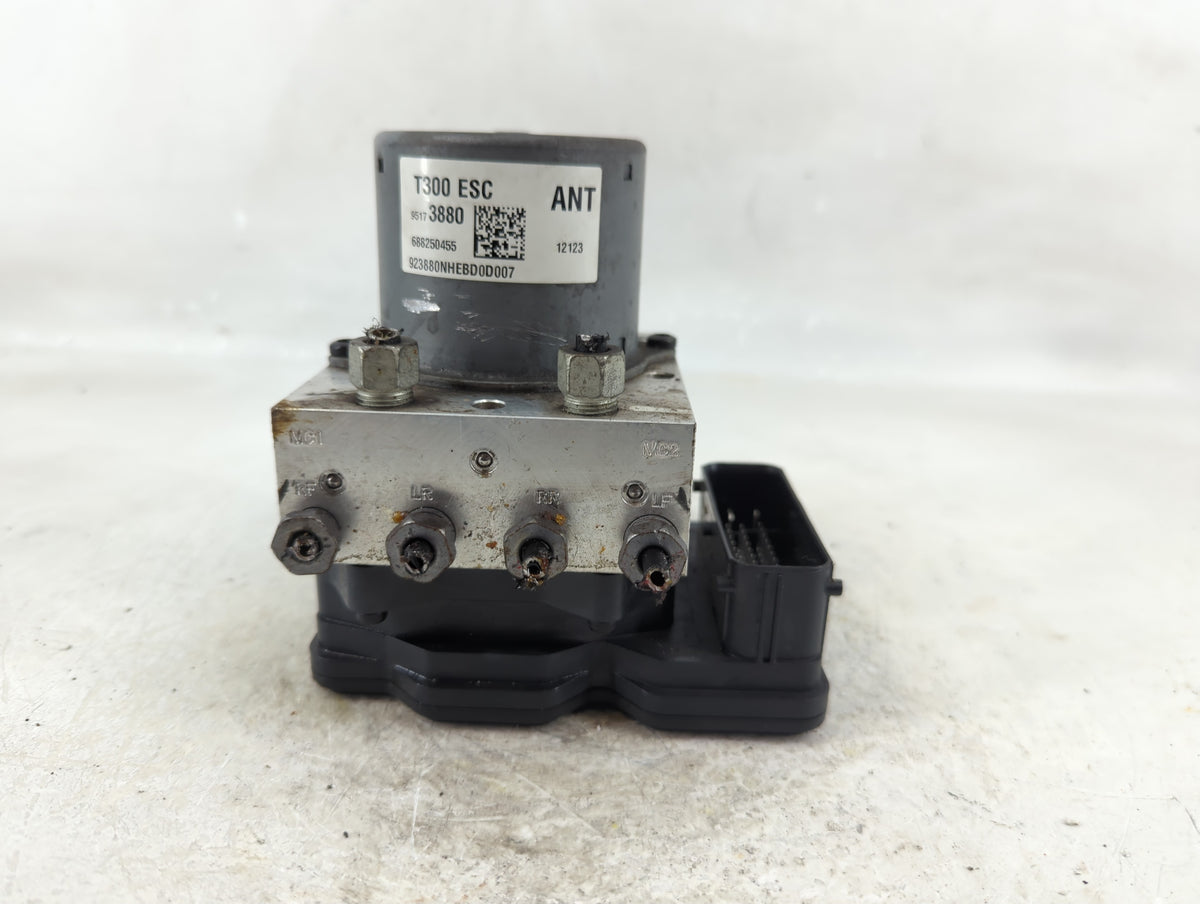 2012-2013 Chevrolet Sonic Anti-Lock Brake ABS Pump Module Actuator OEM P/N:95173880 Fits Fits 2012 2013 OEM Used Auto Parts 