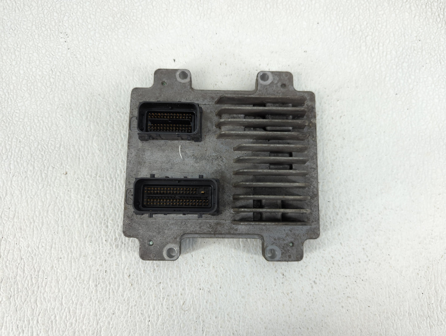 2012 Chevrolet Sonic PCM Engine Control Computer ECU ECM PCU OEM P/N:12653536 Fits Fits 2009 2010 2011 2013 2014 OEM Used Au