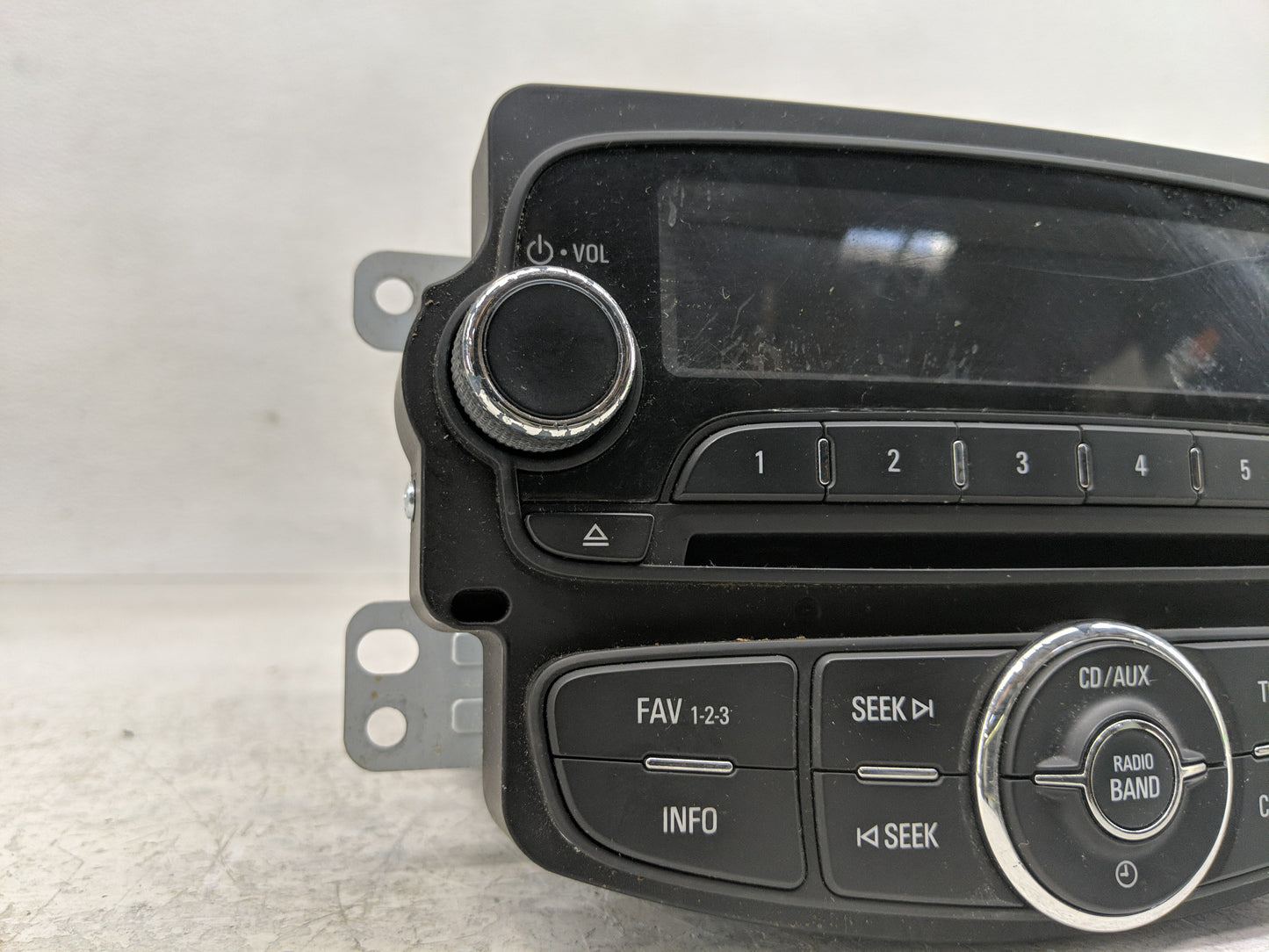 2012 Chevrolet Sonic Radio AM FM Cd Player Receiver Replacement P/N:95179057 Fits OEM Used Auto Parts - Oemusedautoparts1.co