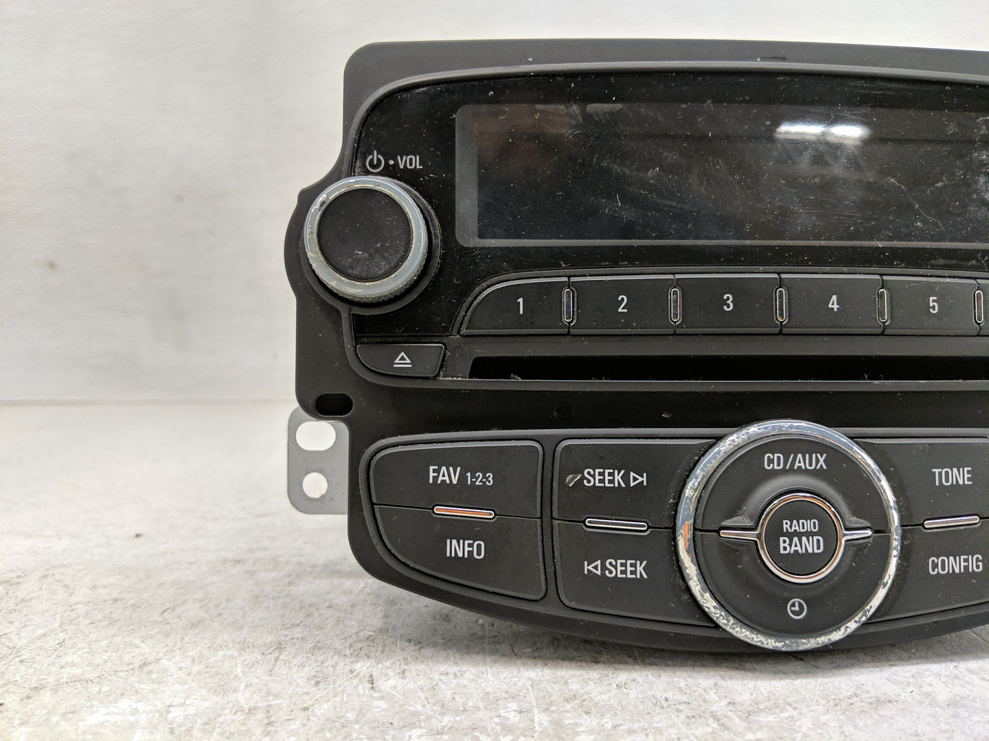 2012 Chevrolet Sonic Radio AM FM Cd Player Receiver Replacement P/N:95179051 Fits OEM Used Auto Parts - Oemusedautoparts1.co