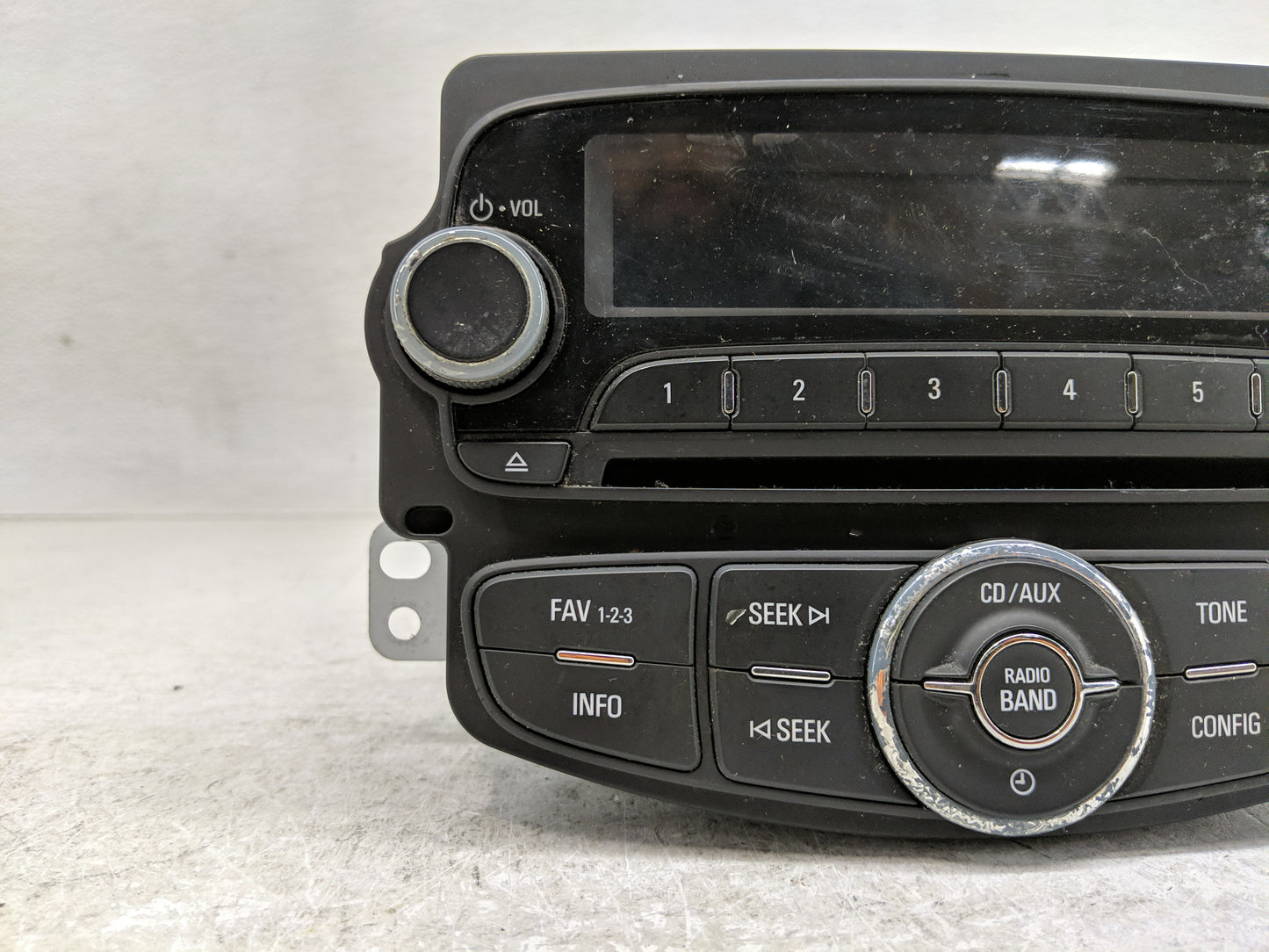 2012 Chevrolet Sonic Radio AM FM Cd Player Receiver Replacement P/N:95179051 Fits OEM Used Auto Parts - Oemusedautoparts1.co