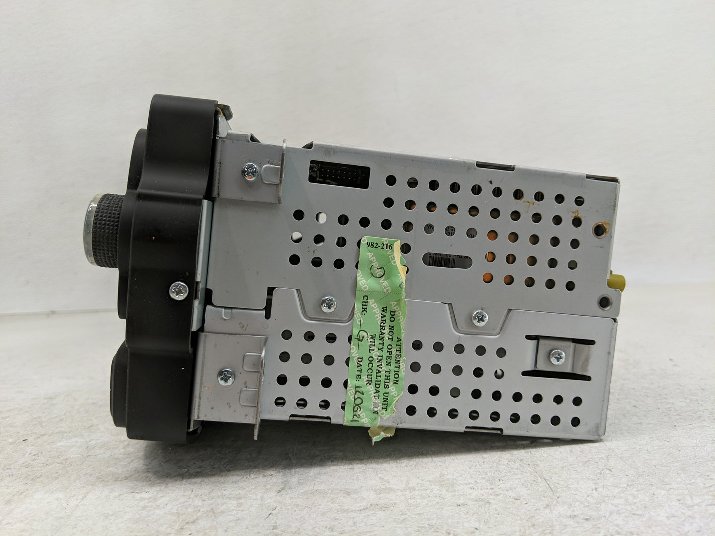 2012 Chevrolet Sonic Radio AM FM Cd Player Receiver Replacement P/N:95179051 Fits OEM Used Auto Parts - Oemusedautoparts1.co