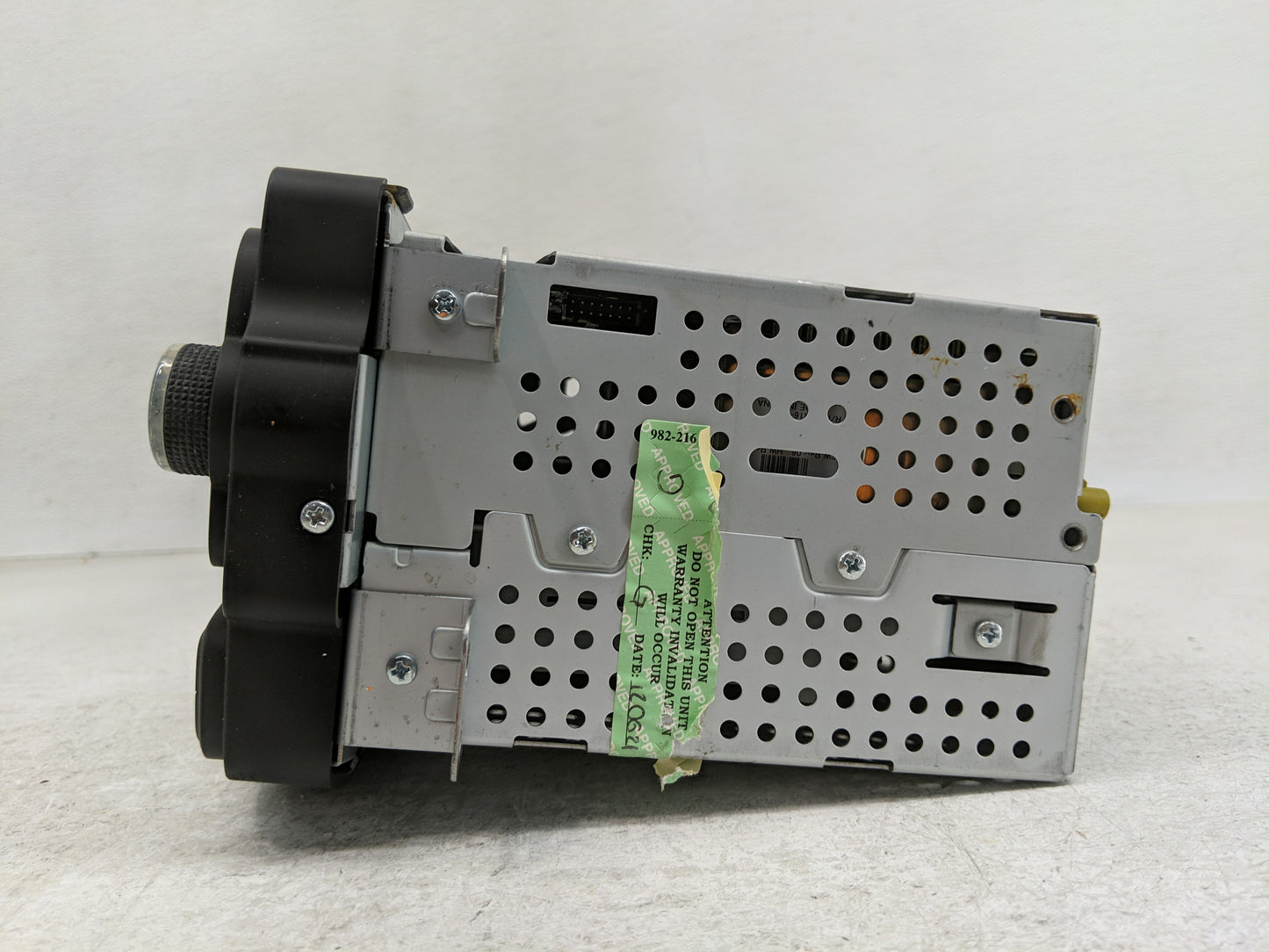 2012 Chevrolet Sonic Radio AM FM Cd Player Receiver Replacement P/N:95179051 Fits OEM Used Auto Parts - Oemusedautoparts1.co