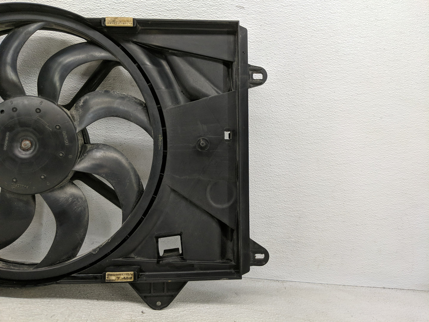 2012-2013 Chevrolet Sonic Electric Radiator Cooling Fan Motor Assembly P/N:8C3400100 Fits Fits 2012 2013 OEM Used Auto Parts