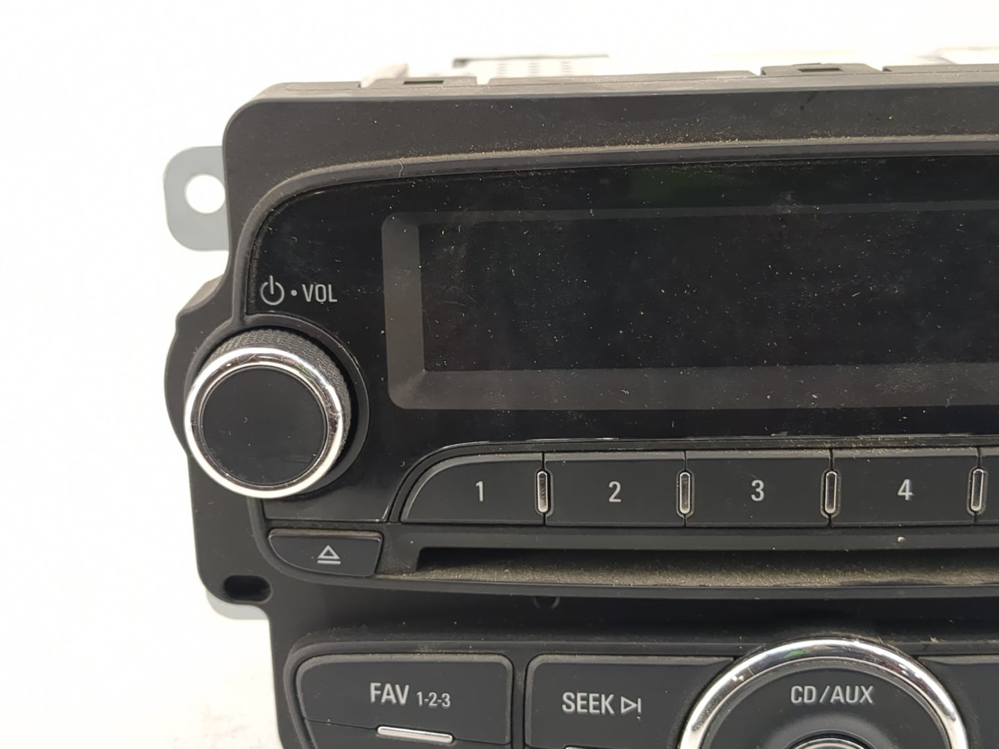 2012 Chevrolet Sonic Radio AM FM Cd Player Receiver Replacement P/N:811403062 95179057 Fits OEM Used Auto Parts - Oemusedaut