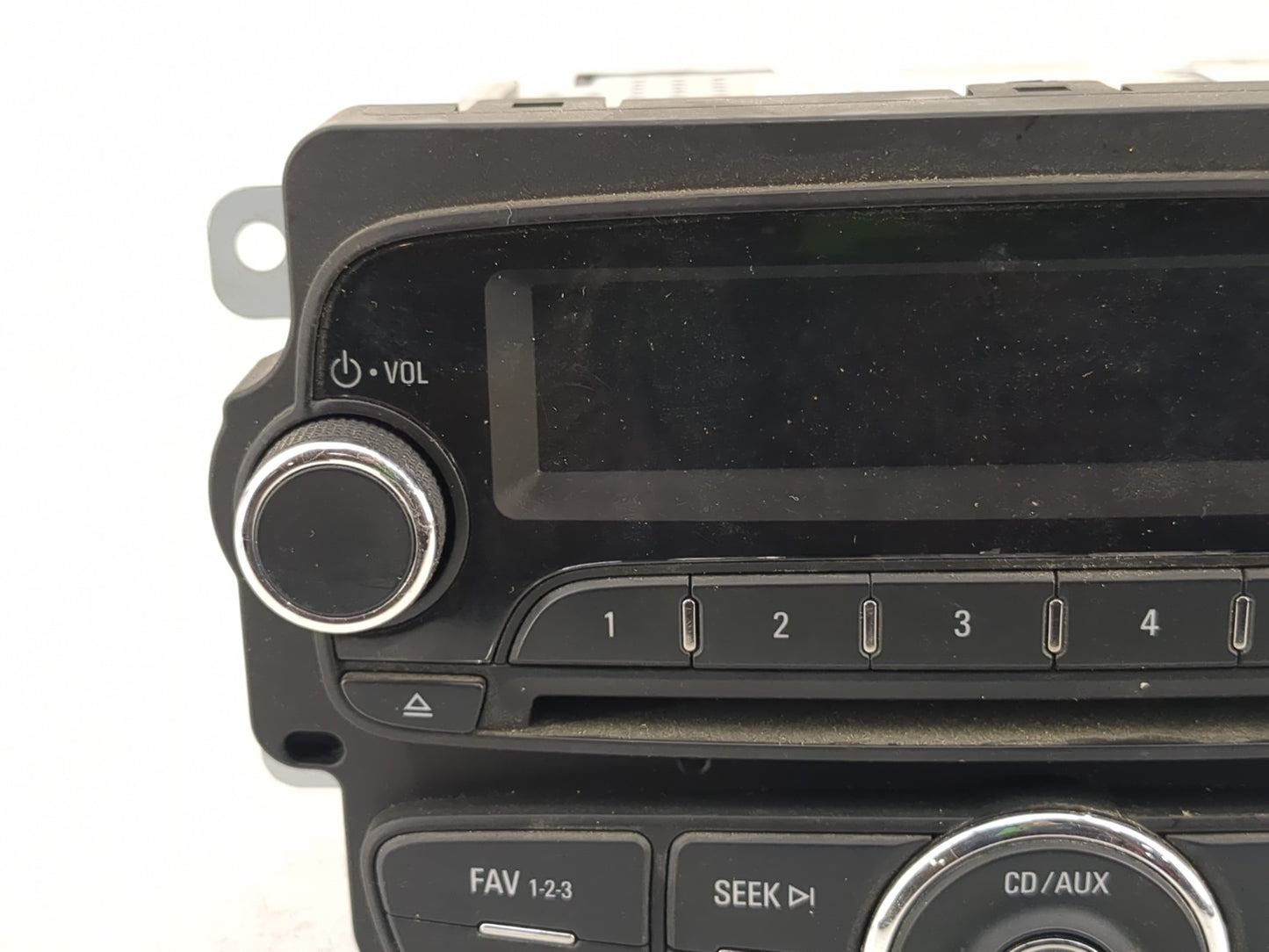 2012 Chevrolet Sonic Radio AM FM Cd Player Receiver Replacement P/N:811403062 95179057 Fits OEM Used Auto Parts - Oemusedaut