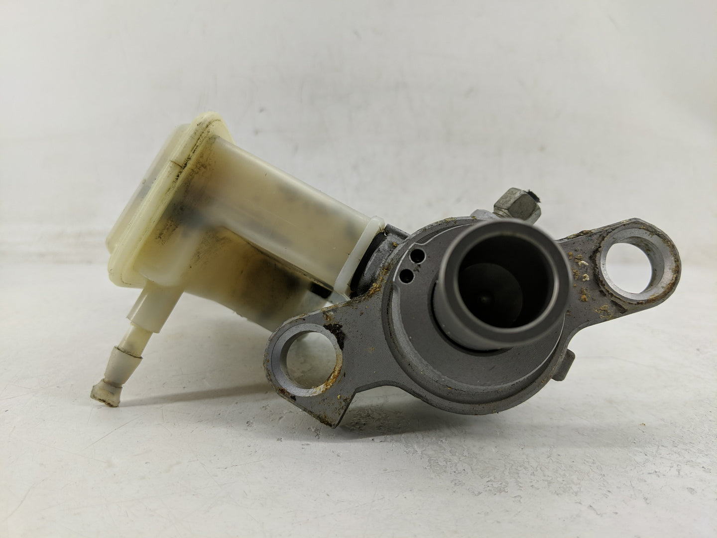 2012-2019 Chevrolet Sonic Brake Master Cylinder 1311520 - Oemusedautoparts1.com