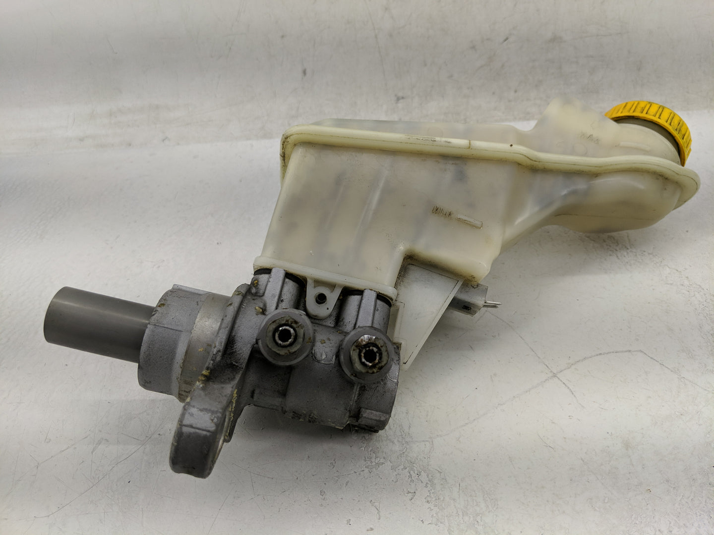 2012-2019 Chevrolet Sonic Brake Master Cylinder 1311520 - Oemusedautoparts1.com