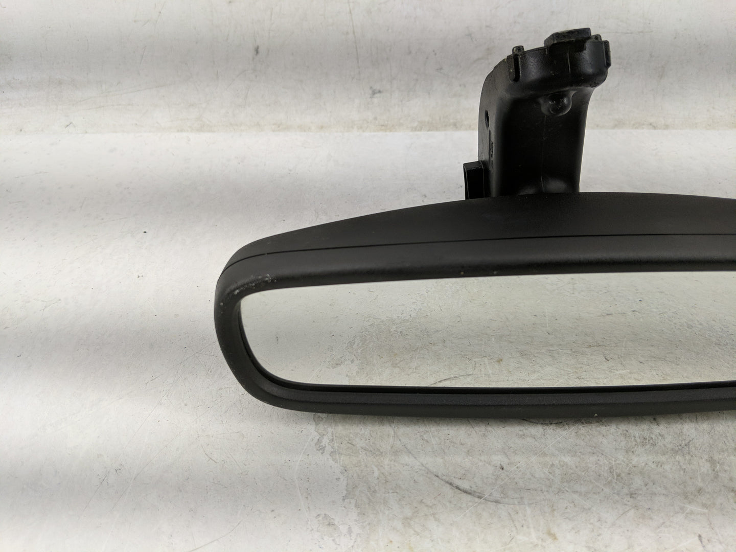 2012 Chevrolet Sonic Interior Rear View Mirror Replacement OEM P/N:A048070 Fits OEM Used Auto Parts - Oemusedautoparts1.com