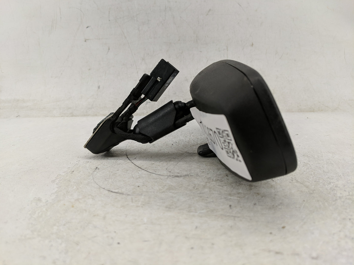2012 Chevrolet Sonic Interior Rear View Mirror Replacement OEM P/N:A048070 Fits OEM Used Auto Parts - Oemusedautoparts1.com