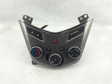 2012 Chevrolet Sonic Climate Control Module Temperature AC/Heater Replacement P/N:95466006 Fits OEM Used Auto Parts - Oemuse