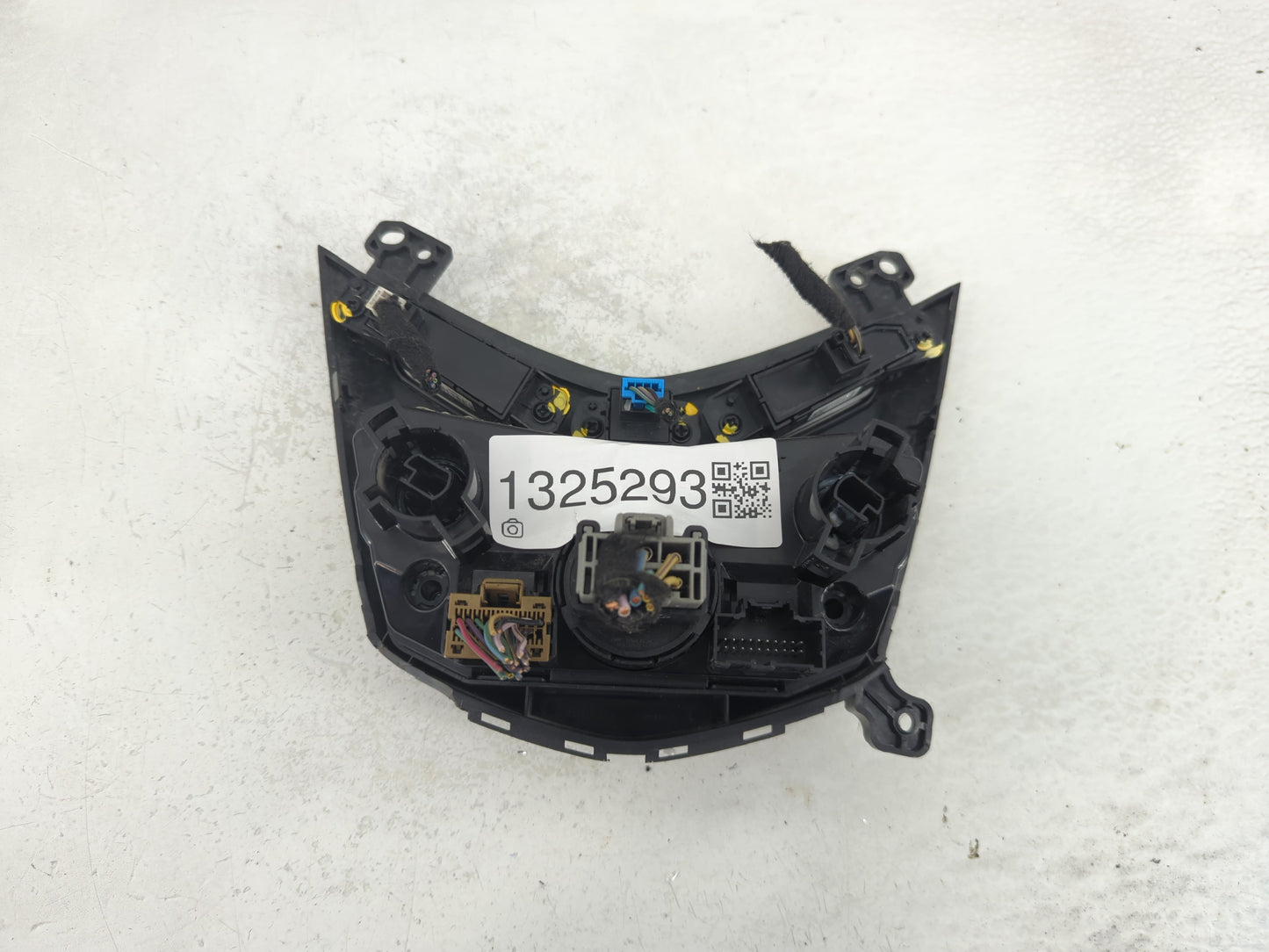 2012 Chevrolet Sonic Climate Control Module Temperature AC/Heater Replacement P/N:95466006 Fits OEM Used Auto Parts - Oemuse