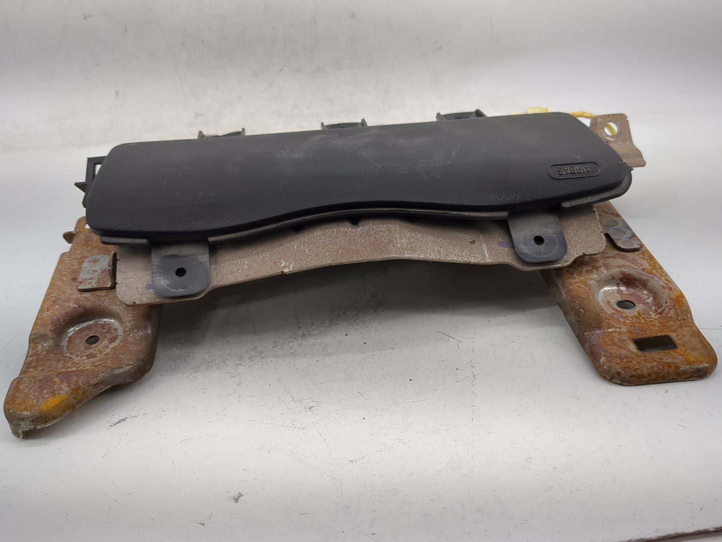 2012-2019 Chevrolet Sonic Air Bag Driver Left Knee OEM P/N:95174175 Fits Fits 2012 2013 2014 2015 2016 2017 2018 2019 OEM Us