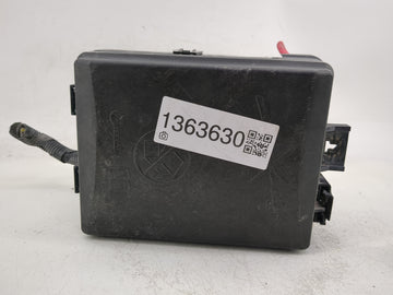2012-2013 Chevrolet Sonic Fusebox Fuse Box Panel Relay Module P/N:95462804 Fits Fits 2012 2013 OEM Used Auto Parts - Oemused