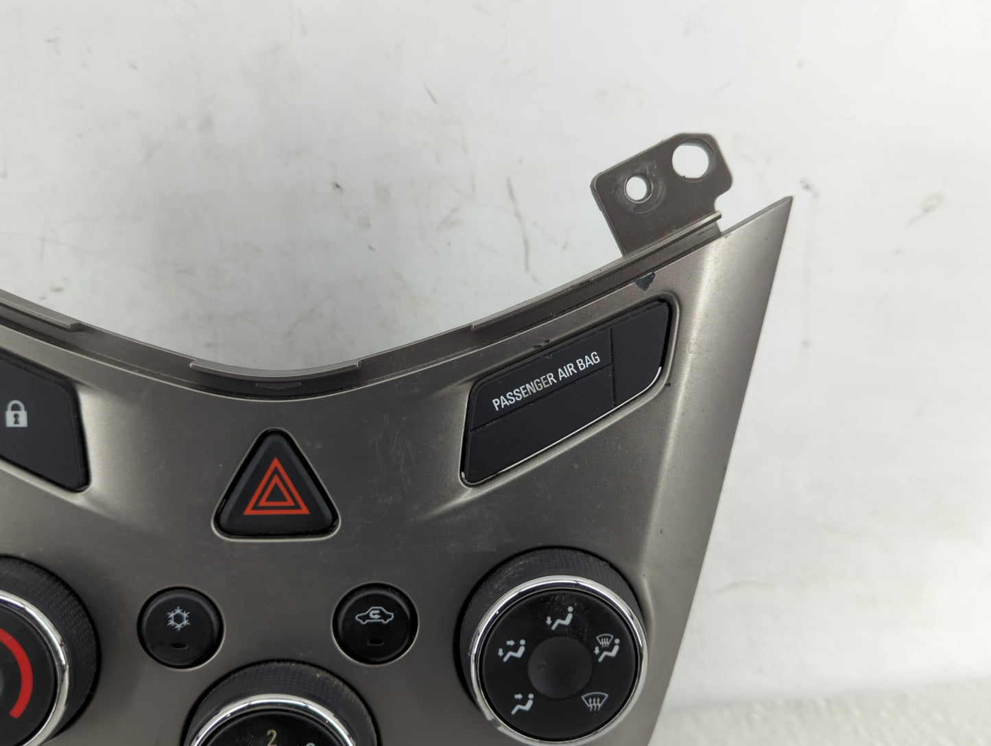 2012 Chevrolet Sonic Climate Control Module Temperature AC/Heater Replacement P/N:95466006 Fits OEM Used Auto Parts - Oemuse