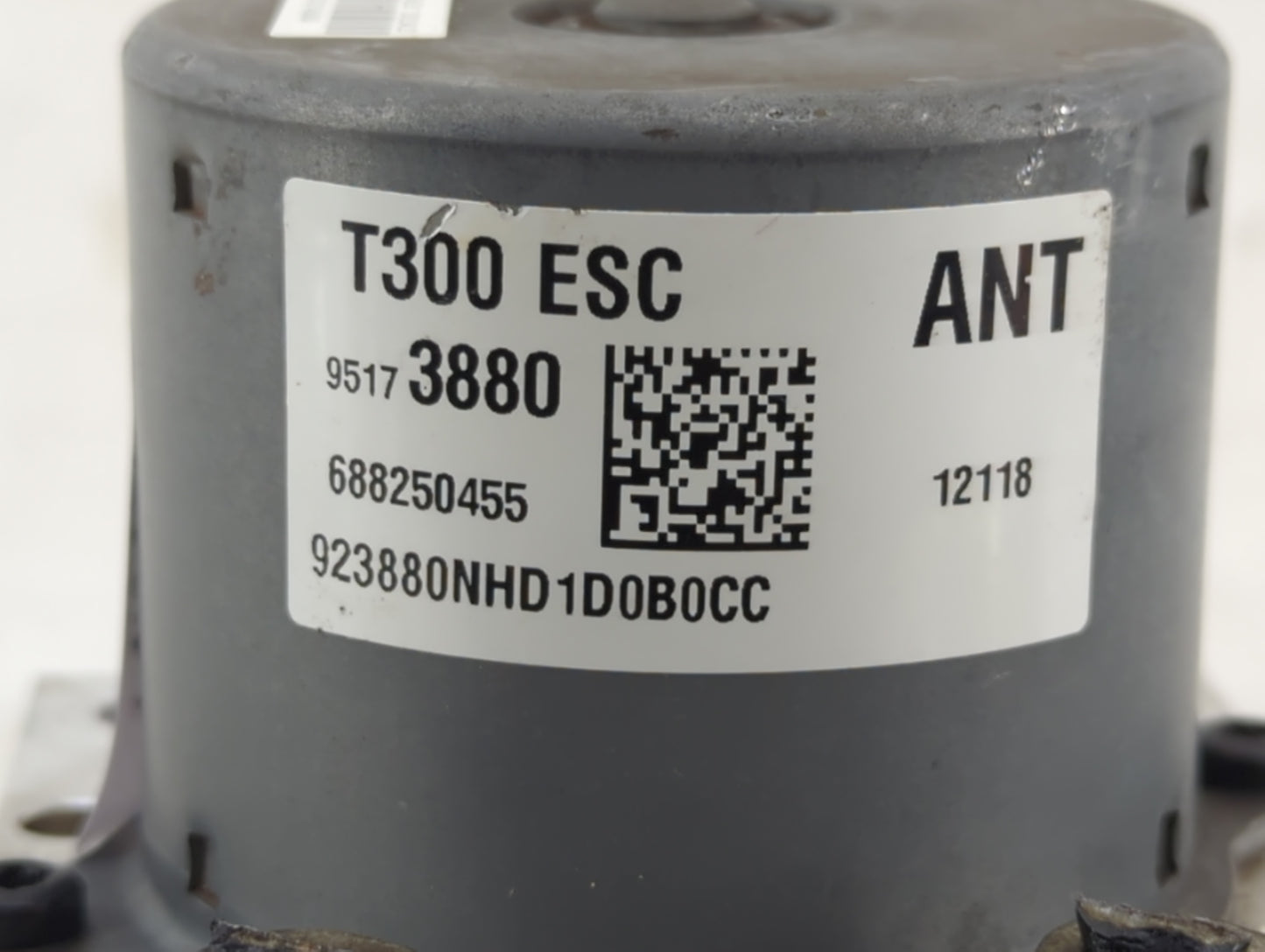 2012-2013 Chevrolet Sonic ABS Pump Control Module Replacement P/N:688250455 95173880 Fits Fits 2012 2013 OEM Used Auto Parts