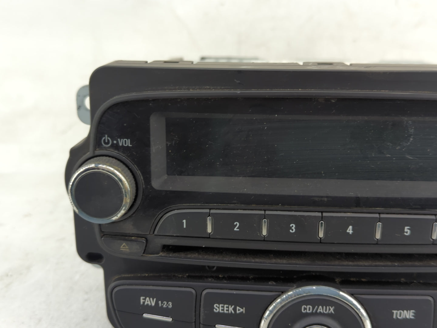 2012 Chevrolet Sonic Radio AM FM Cd Player Receiver Replacement P/N:95179057 95909138 Fits OEM Used Auto Parts - Oemusedauto