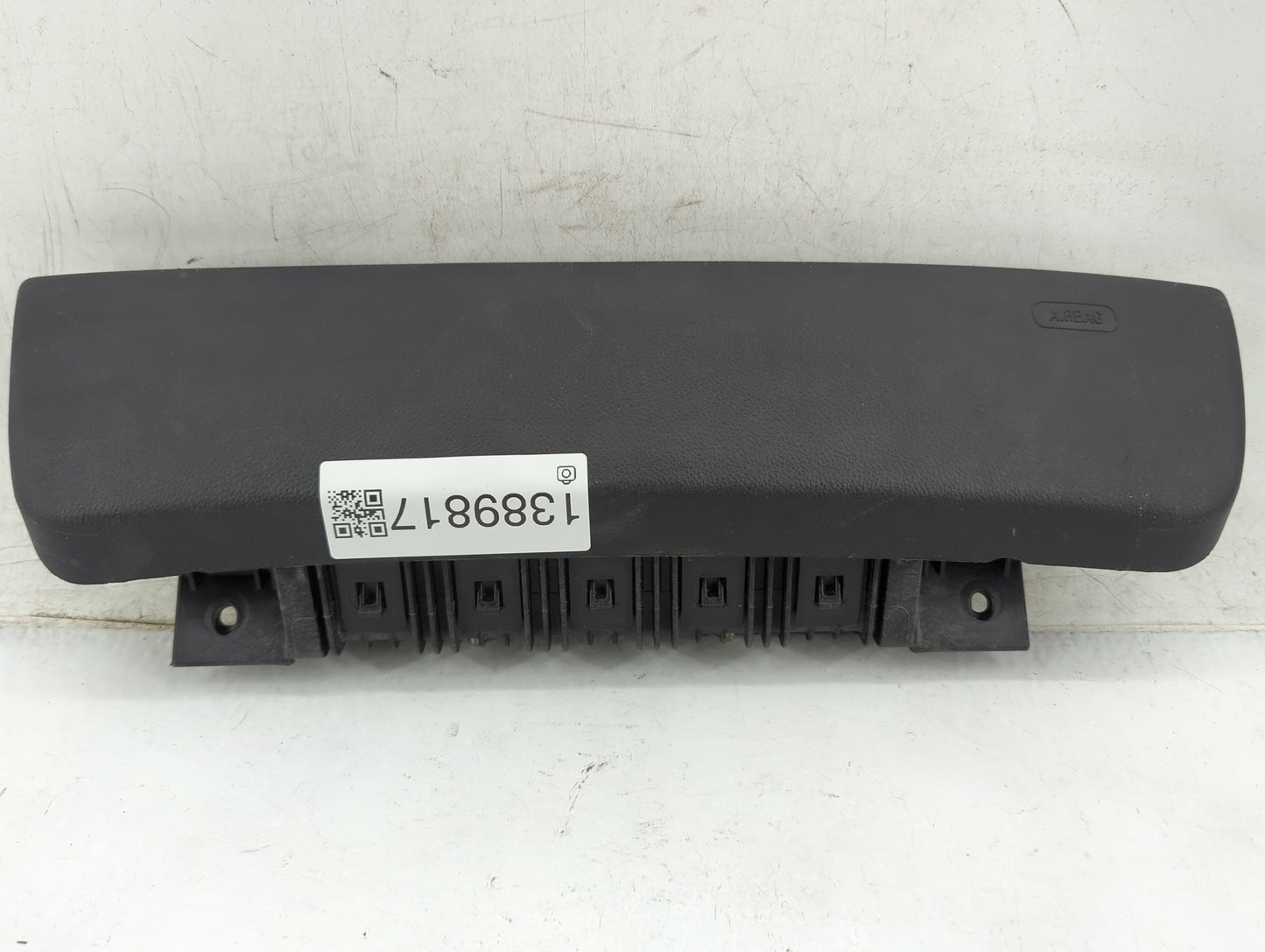 2012-2019 Chevrolet Sonic Air Bag Passenger Right Knee OEM P/N:95934658 Fits Fits 2012 2013 2014 2015 2016 2017 2018 2019 OE
