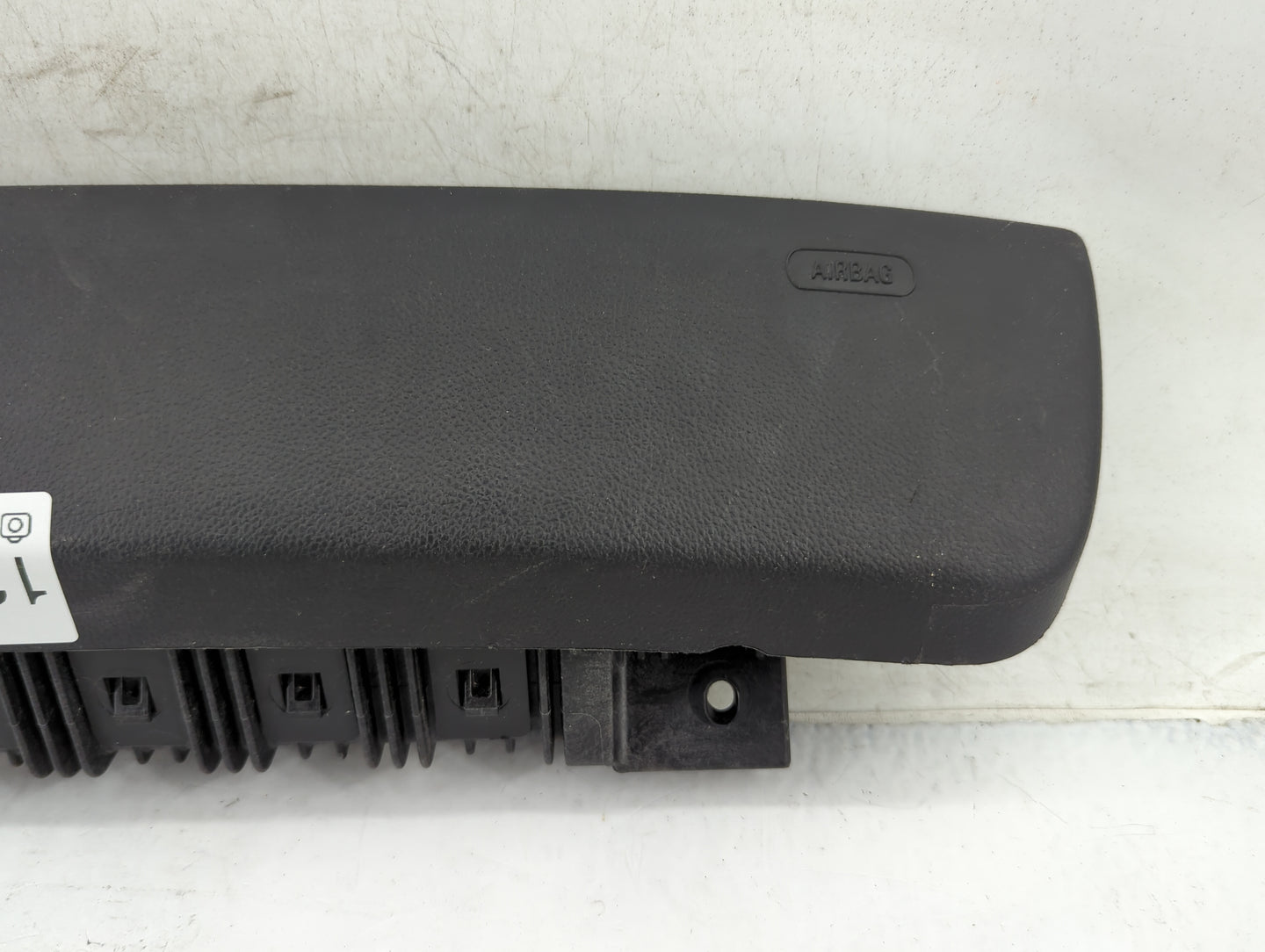 2012-2019 Chevrolet Sonic Air Bag Passenger Right Knee OEM P/N:95934658 Fits Fits 2012 2013 2014 2015 2016 2017 2018 2019 OE