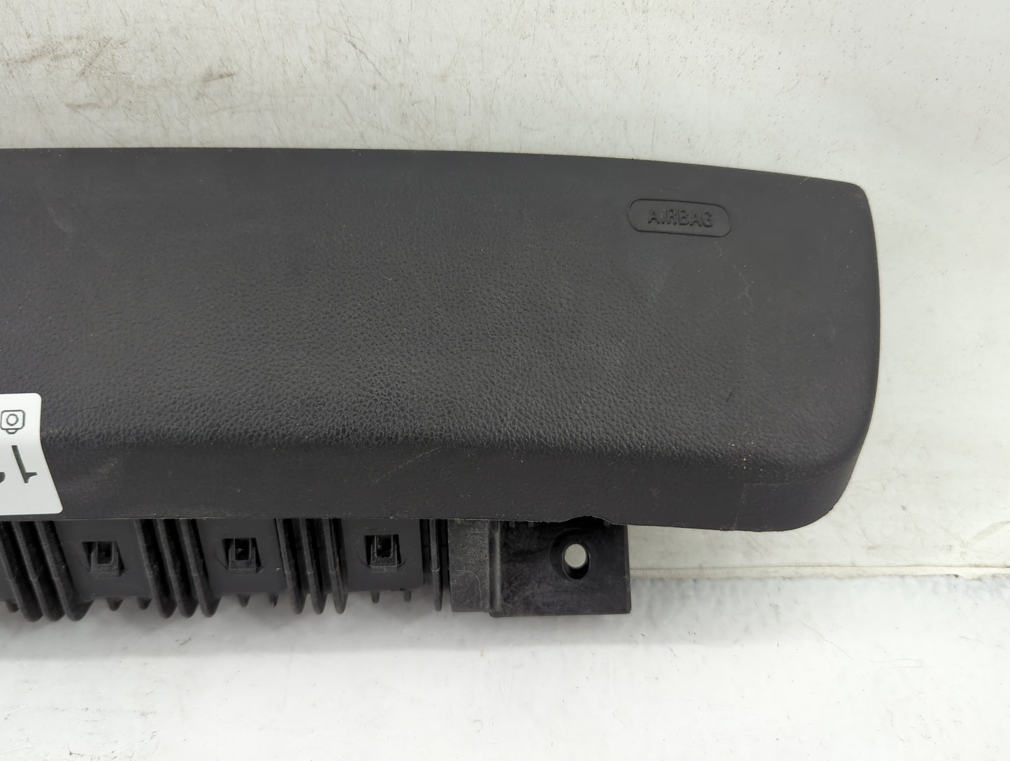 2012-2019 Chevrolet Sonic Air Bag Passenger Right Knee OEM P/N:95934658 Fits Fits 2012 2013 2014 2015 2016 2017 2018 2019 OE