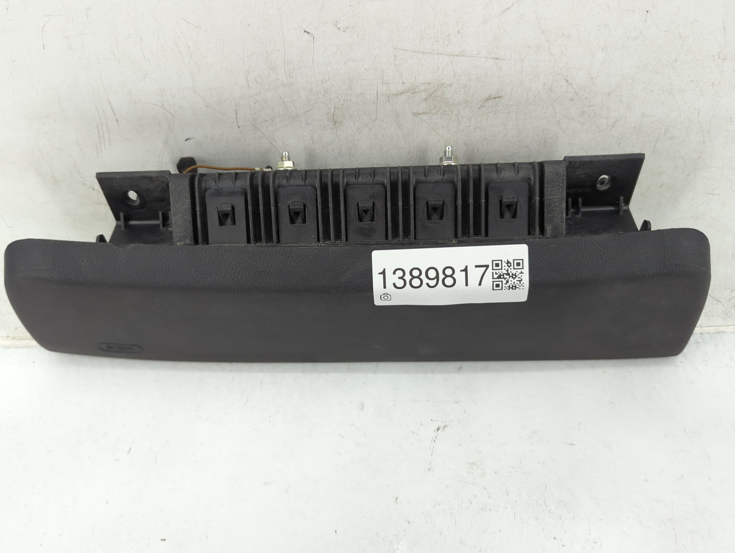 2012-2019 Chevrolet Sonic Air Bag Passenger Right Knee OEM P/N:95934658 Fits Fits 2012 2013 2014 2015 2016 2017 2018 2019 OE