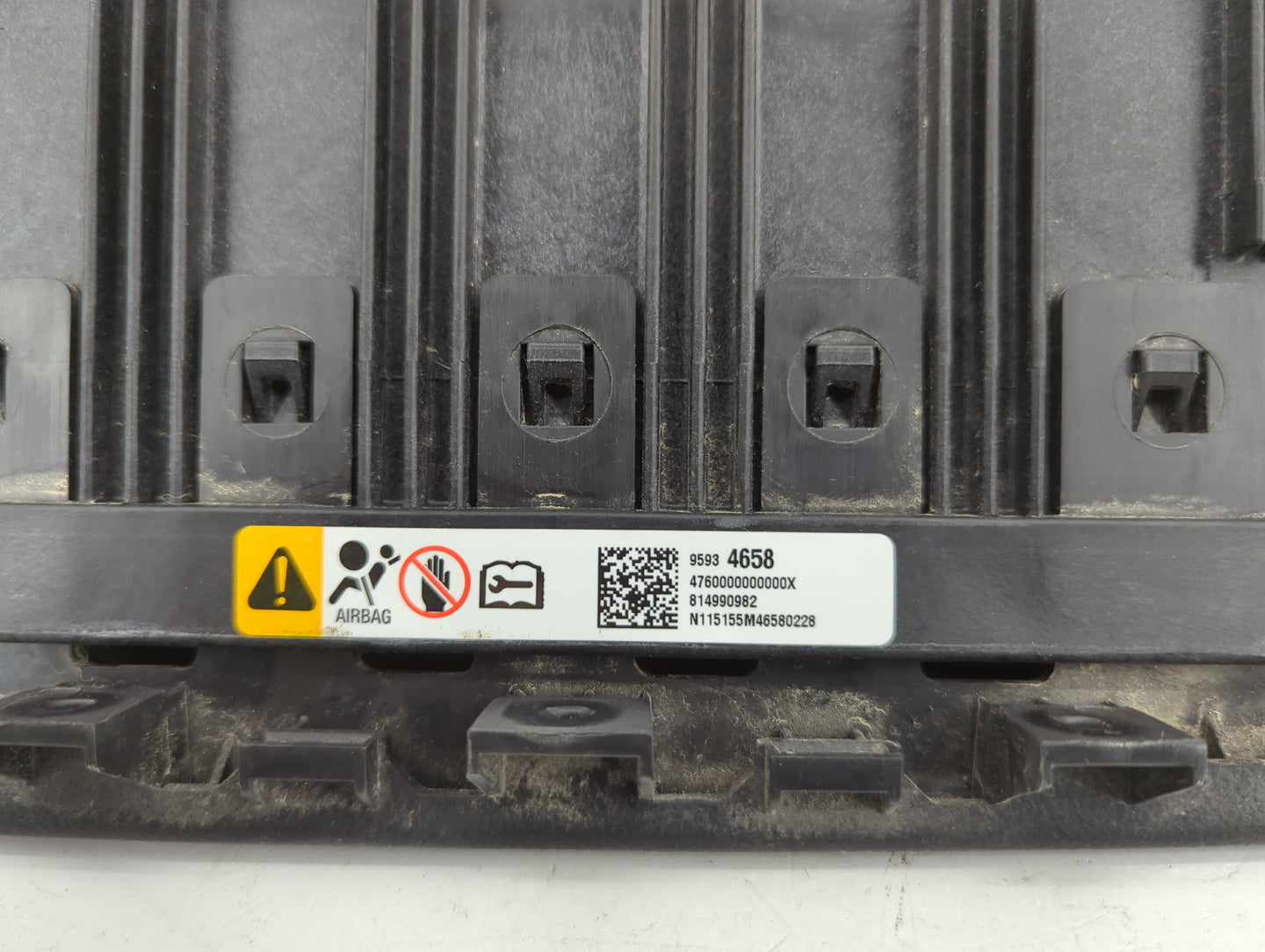 2012-2019 Chevrolet Sonic Air Bag Passenger Right Knee OEM P/N:95934658 Fits Fits 2012 2013 2014 2015 2016 2017 2018 2019 OE