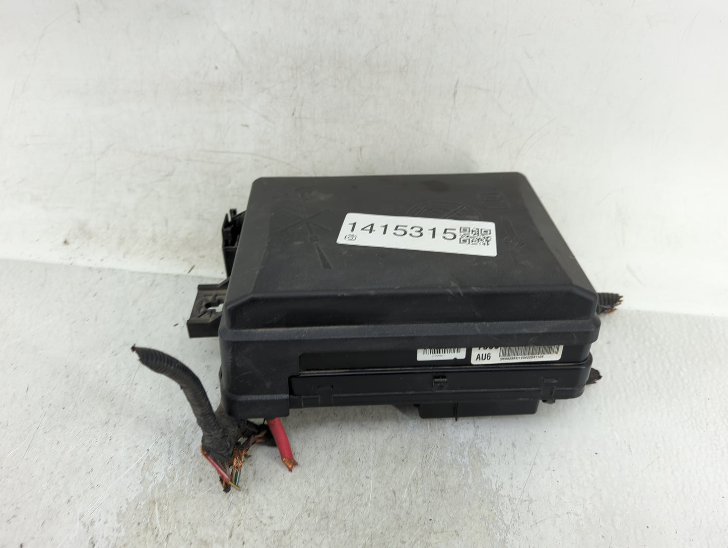 2012-2013 Chevrolet Sonic Fusebox Fuse Box Panel Relay Module Fits Fits 2012 2013 OEM Used Auto Parts - Oemusedautoparts1.co