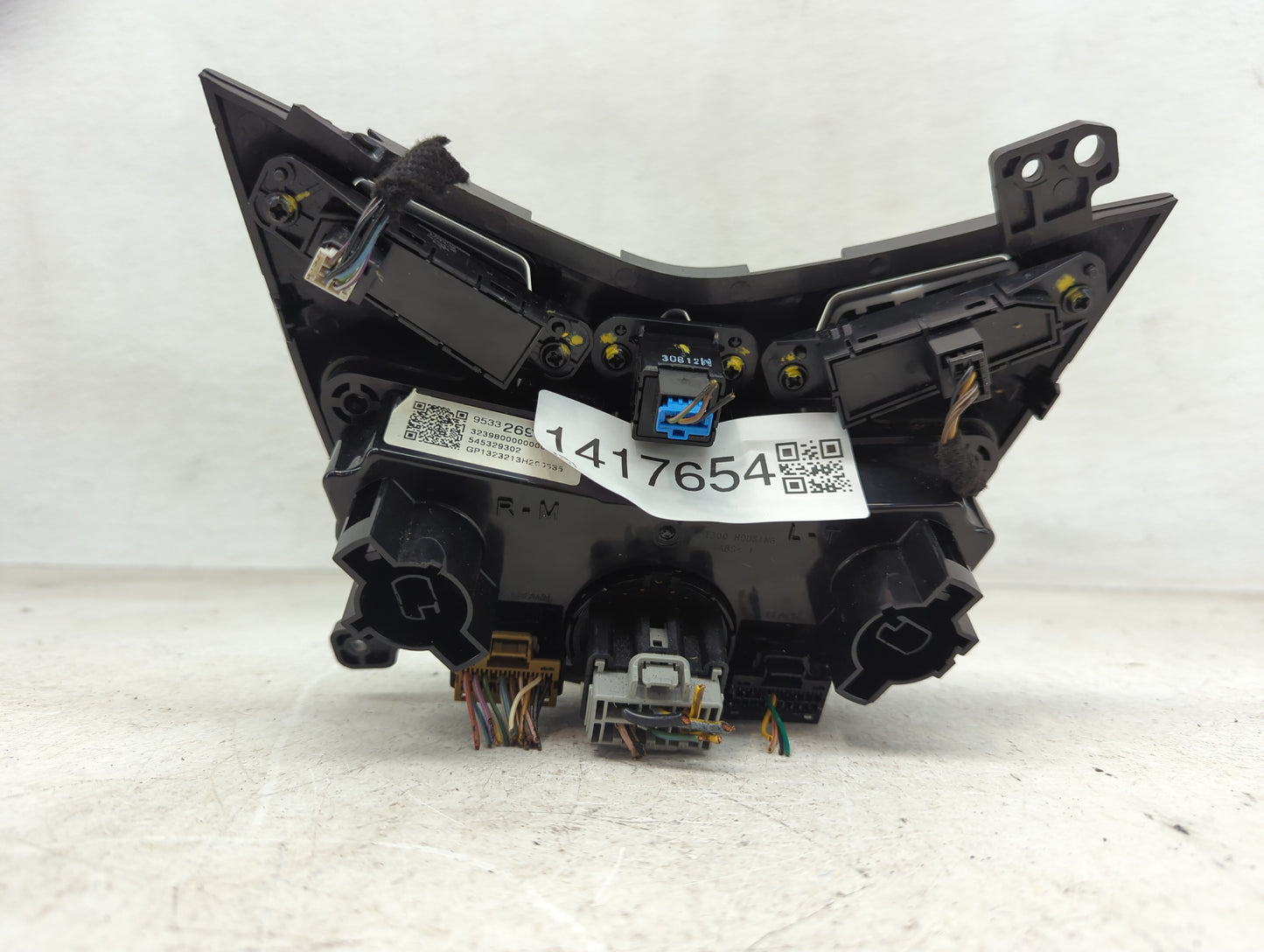 2012 Chevrolet Sonic Climate Control Module Temperature AC/Heater Replacement P/N:95332699 Fits OEM Used Auto Parts - Oemuse
