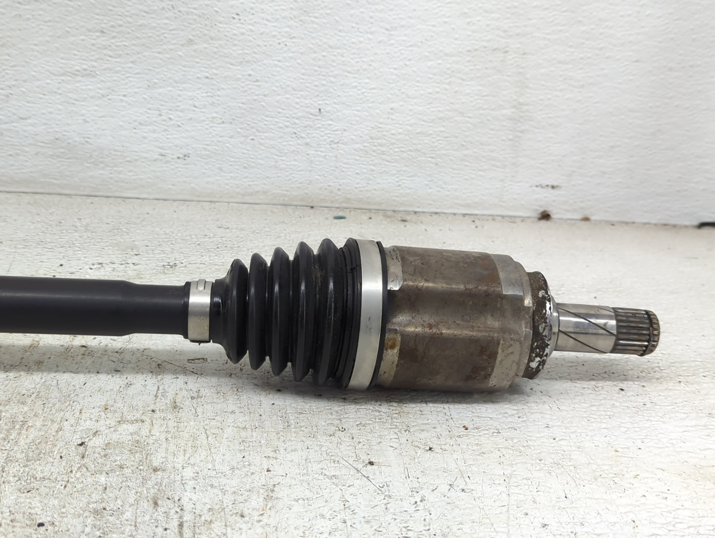 2012-2018 Chevrolet Sonic Axle Shaft Front Passenger Cv C/v - Oemusedautoparts1.com