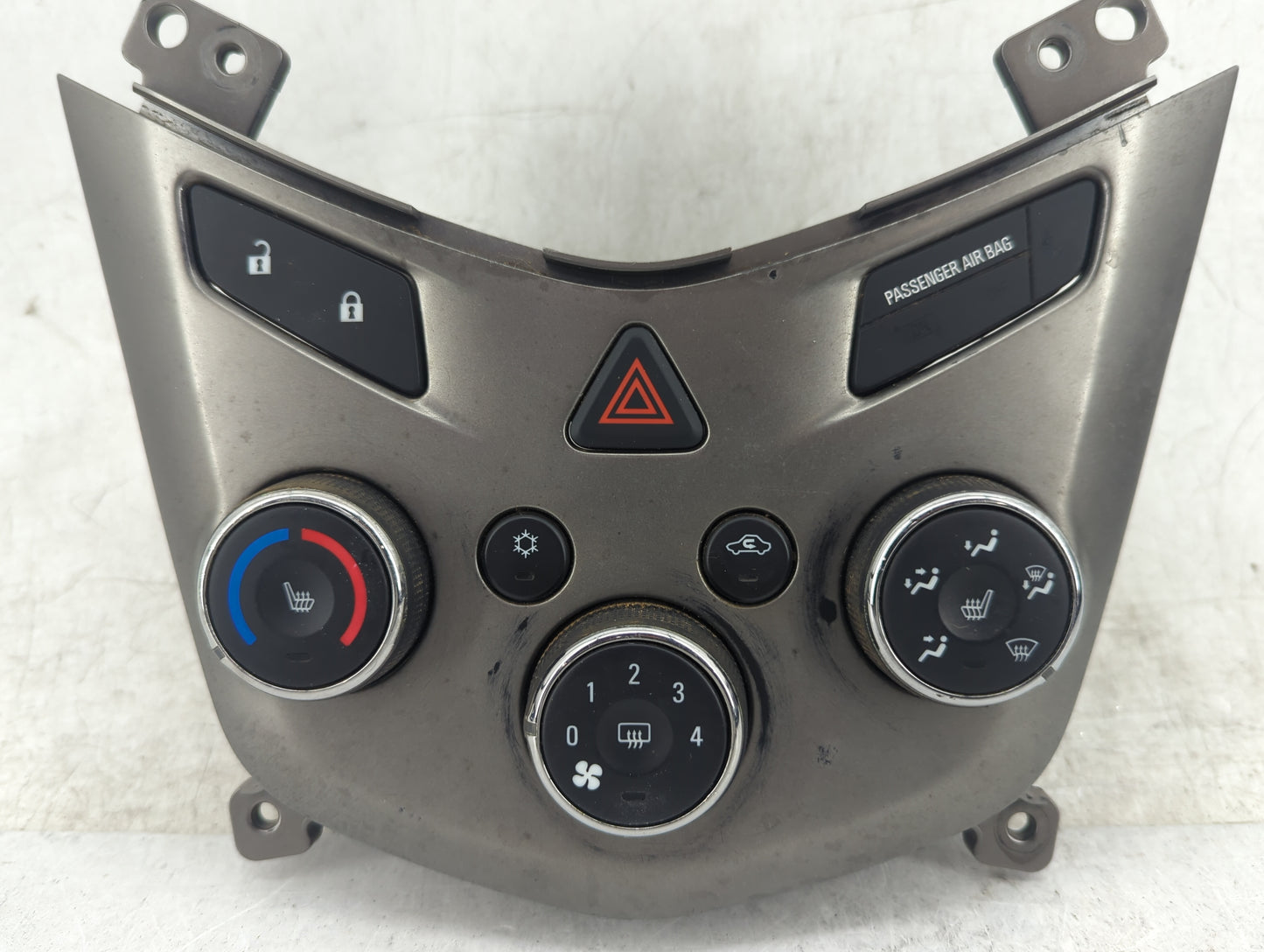 2012 Chevrolet Sonic Climate Control Module Temperature AC/Heater Replacement P/N:95466015 Fits OEM Used Auto Parts - Oemuse