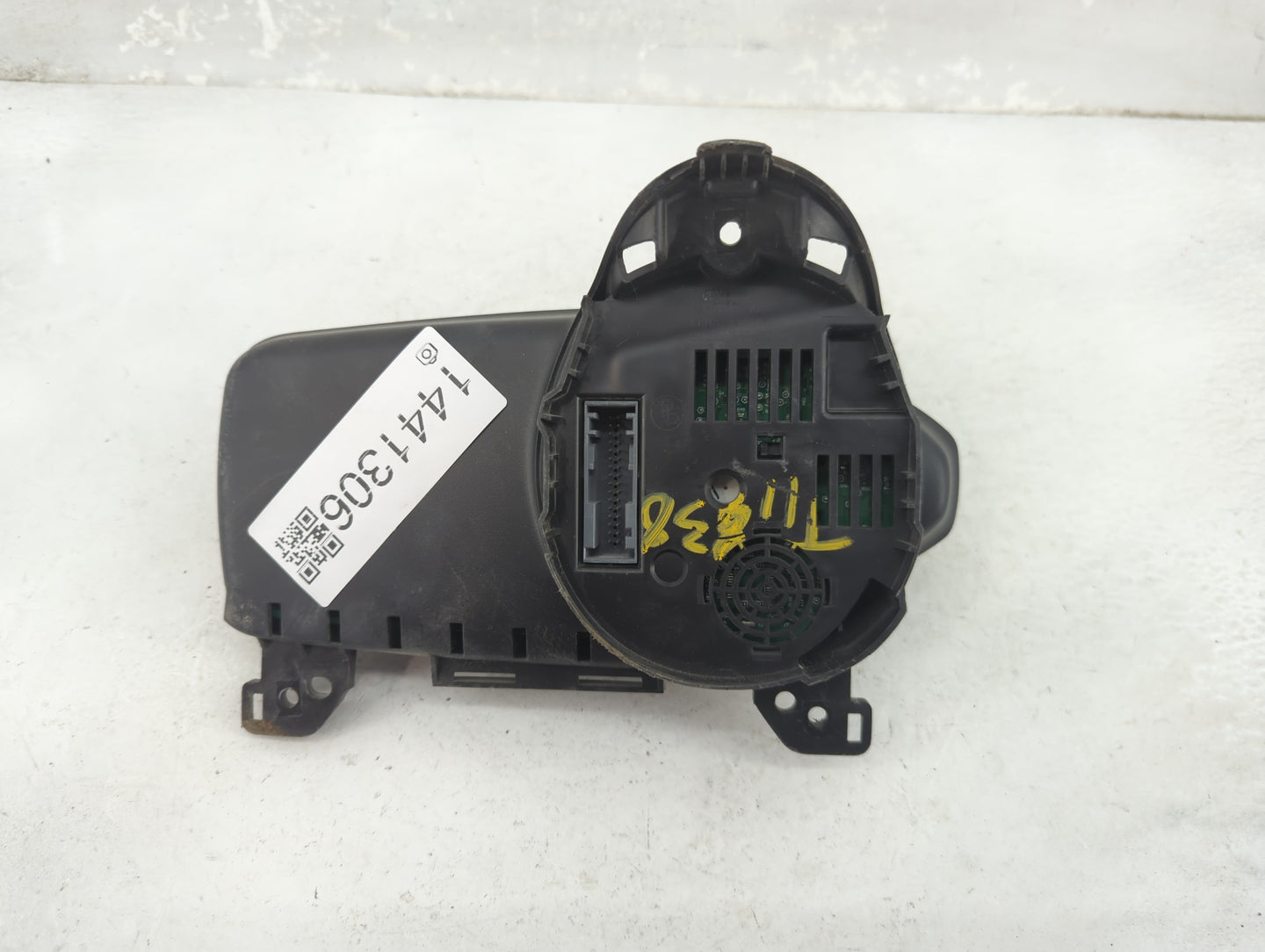 2012 Chevrolet Sonic Instrument Cluster Speedometer Gauges P/N:ABK32B230819 95072539 Fits OEM Used Auto Parts - Oemusedautop