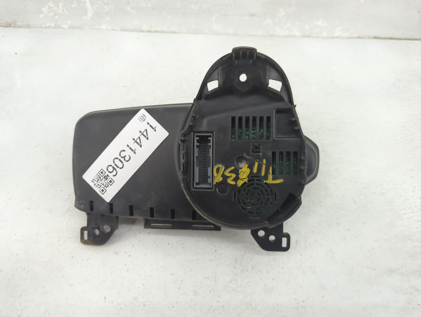 2012 Chevrolet Sonic Instrument Cluster Speedometer Gauges P/N:ABK32B230819 95072539 Fits OEM Used Auto Parts - Oemusedautop