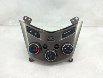 2012 Chevrolet Sonic Climate Control Module Temperature AC/Heater Replacement P/N:95466006 Fits OEM Used Auto Parts - Oemuse