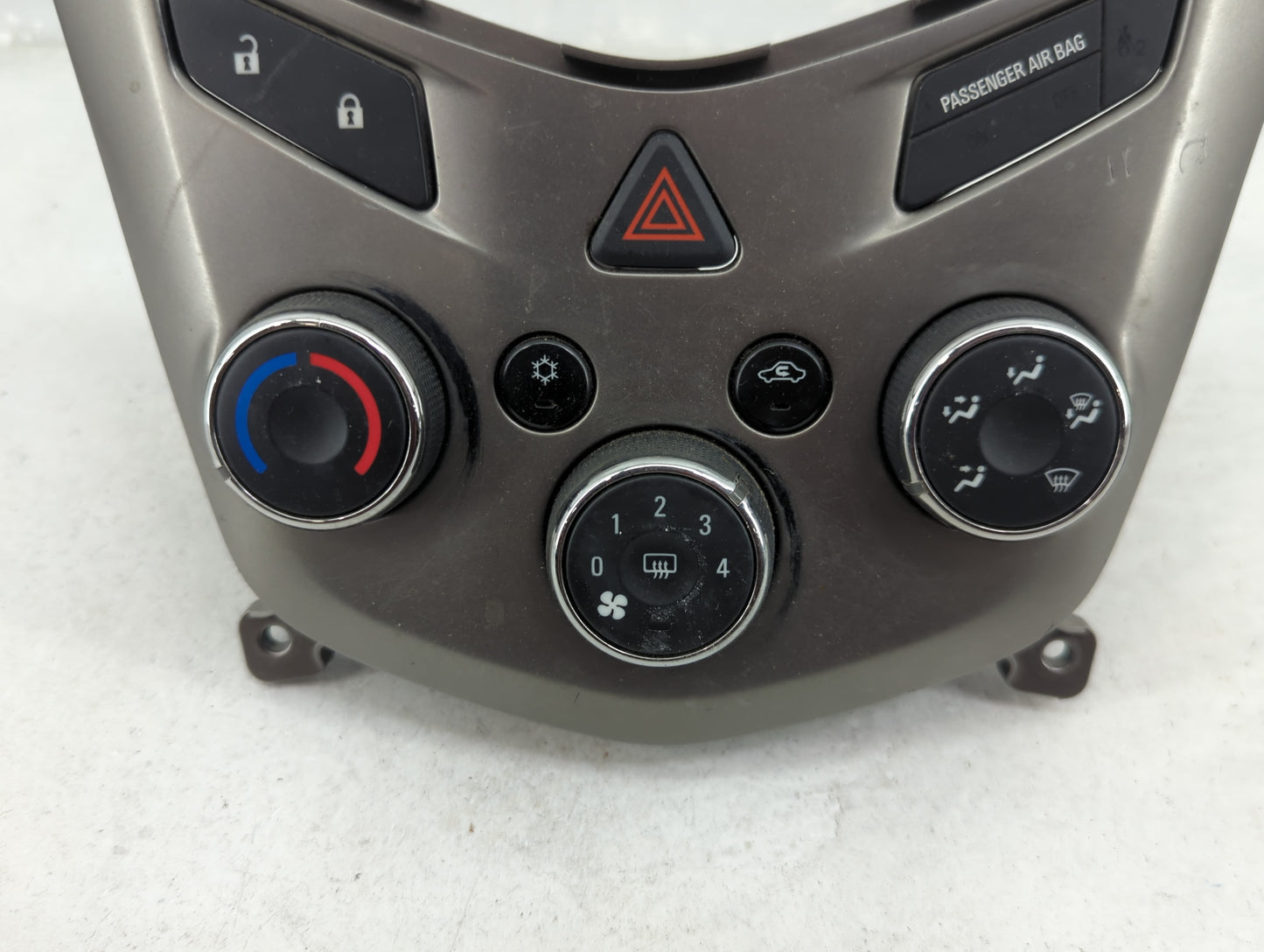 2012 Chevrolet Sonic Climate Control Module Temperature AC/Heater Replacement P/N:95466006 Fits OEM Used Auto Parts - Oemuse