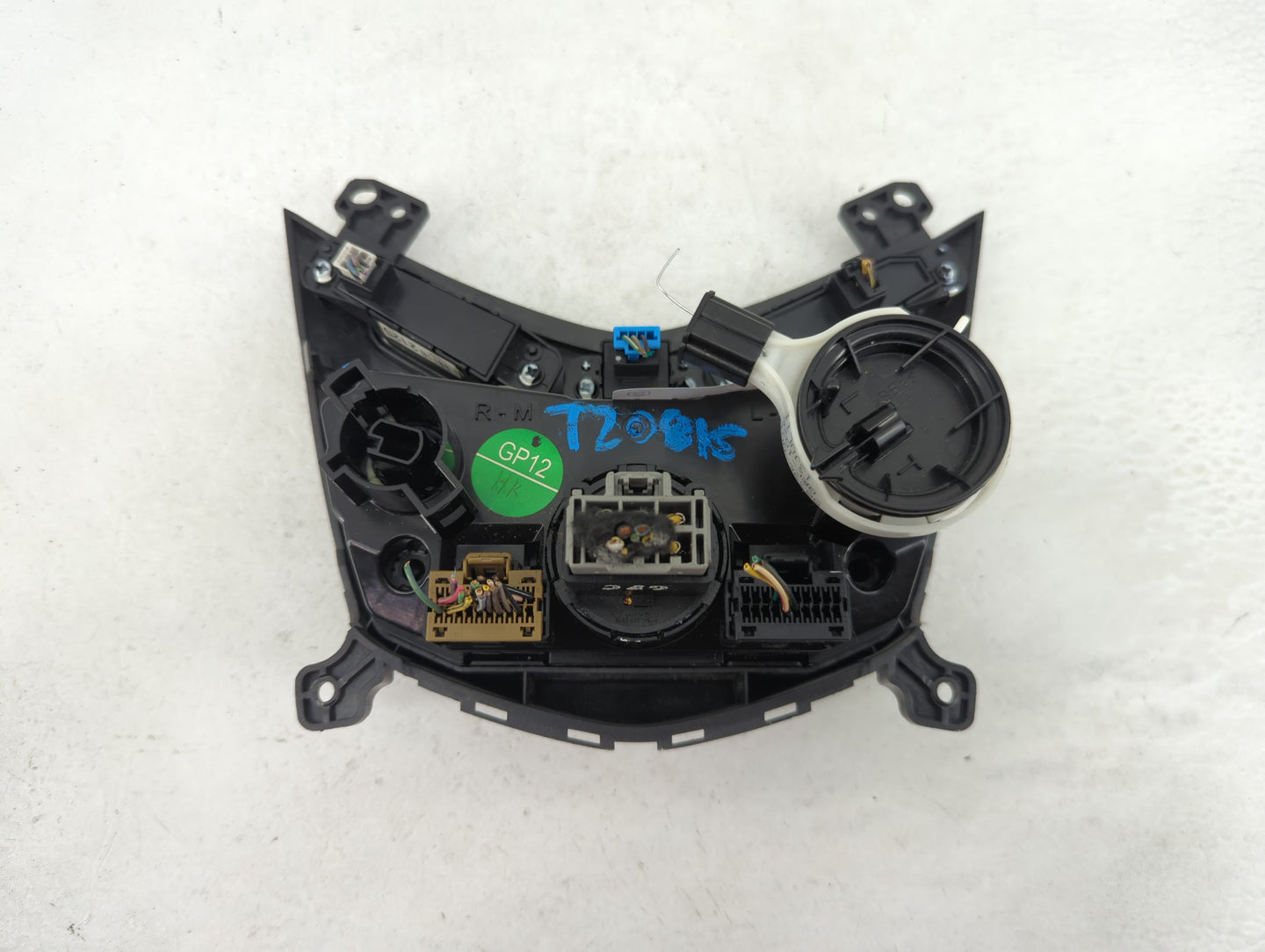 2012 Chevrolet Sonic Climate Control Module Temperature AC/Heater Replacement P/N:95466006 Fits OEM Used Auto Parts - Oemuse