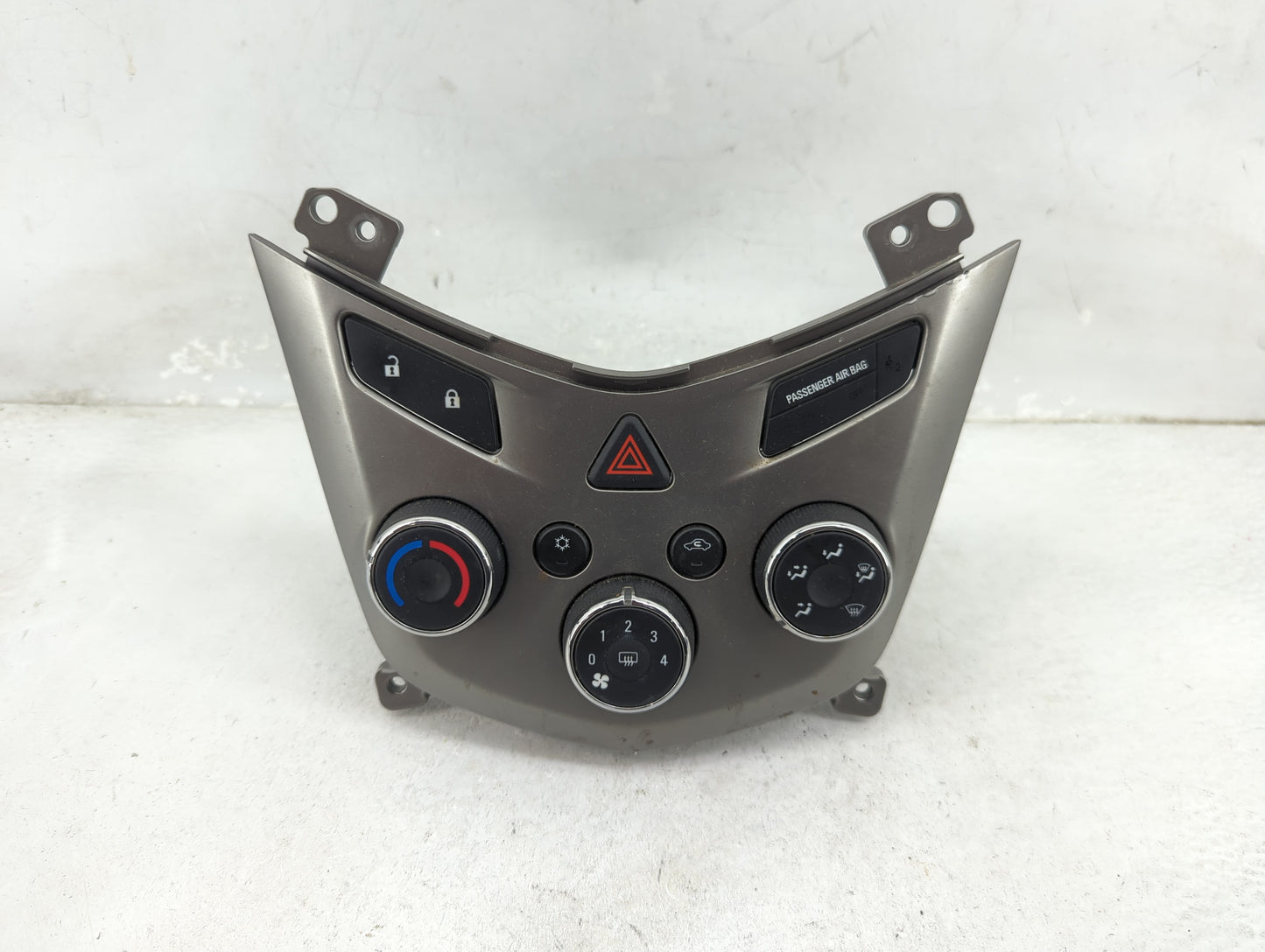 2012 Chevrolet Sonic Climate Control Module Temperature AC/Heater Replacement P/N:95076687 Fits OEM Used Auto Parts - Oemuse