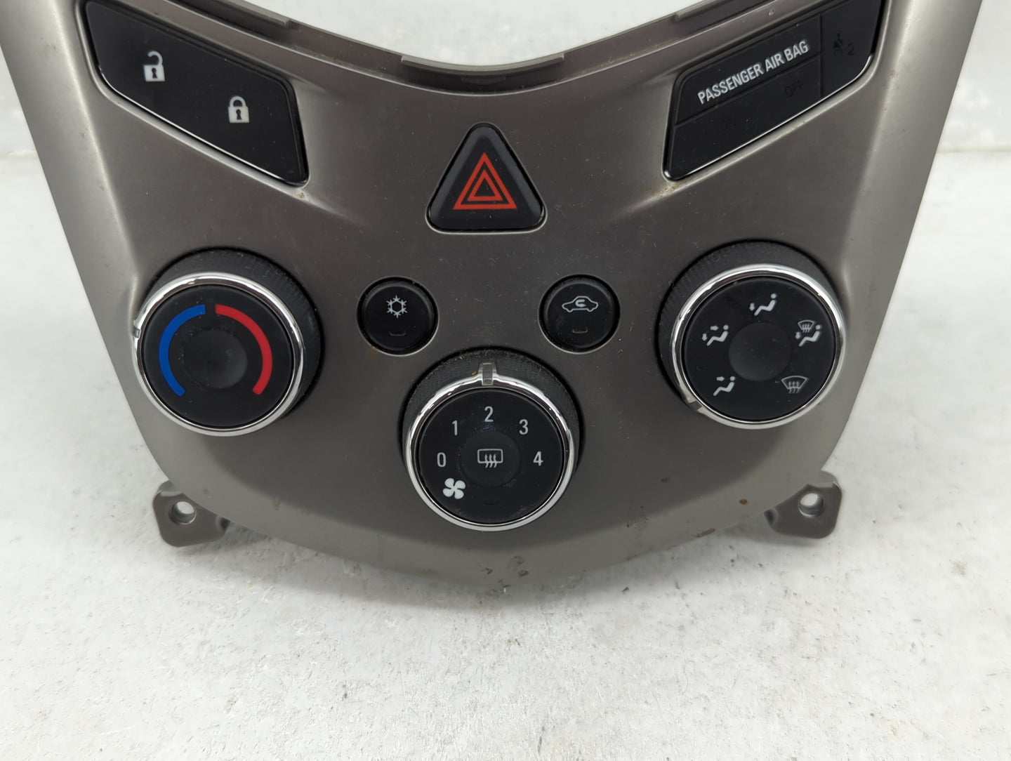 2012 Chevrolet Sonic Climate Control Module Temperature AC/Heater Replacement P/N:95076687 Fits OEM Used Auto Parts - Oemuse