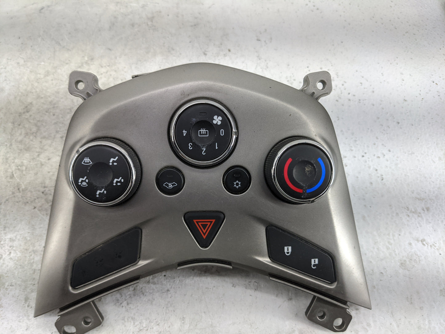 2012 Chevrolet Sonic Climate Control Module Temperature AC/Heater Replacement P/N:96892119 10006306 Fits OEM Used Auto Parts