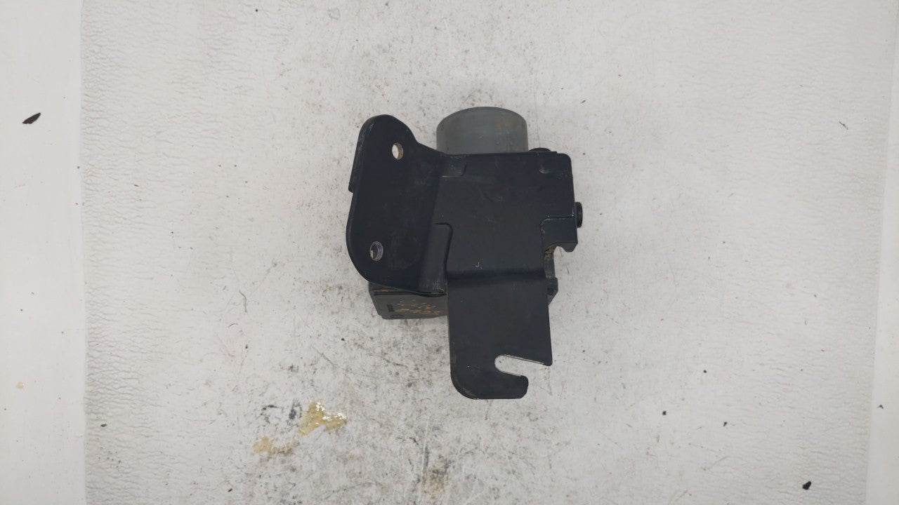 2012-2013 Chevrolet Sonic ABS Pump Control Module Replacement P/N:95173880 95104537 Fits Fits 2012 2013 OEM Used Auto Parts 