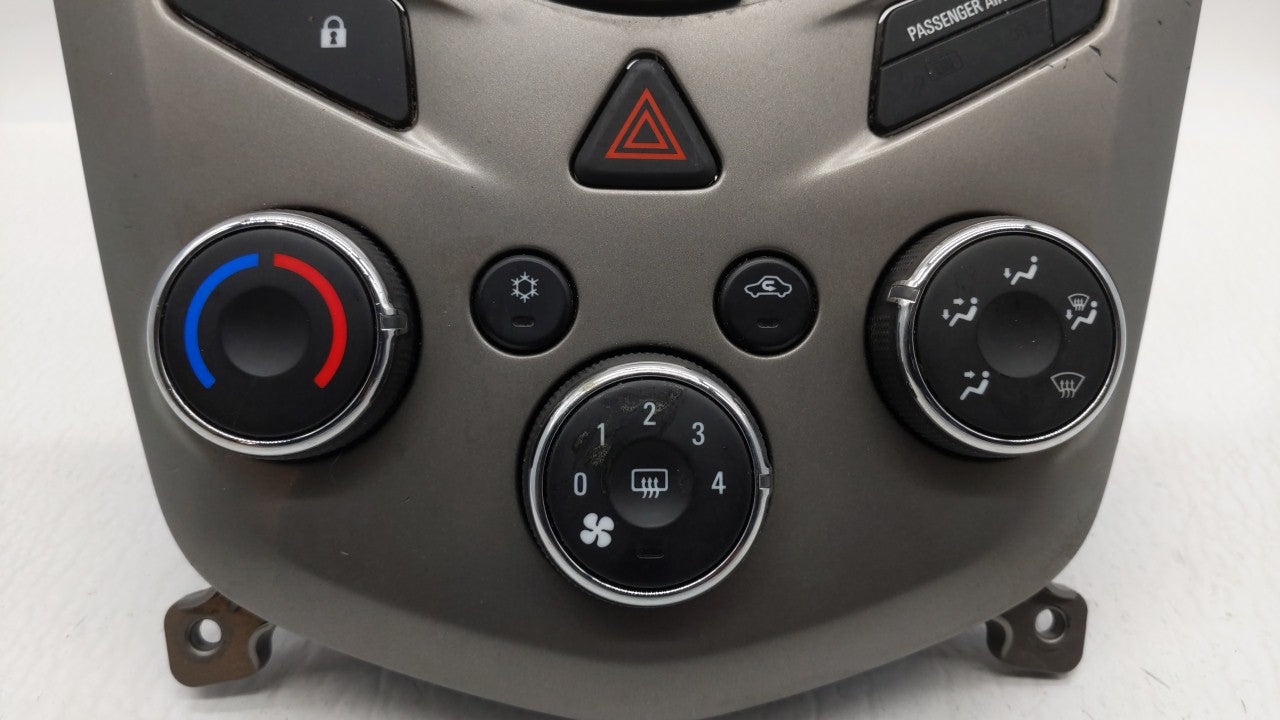 2012 Chevrolet Sonic Climate Control Module Temperature AC/Heater Replacement P/N:95466006 95076687 Fits OEM Used Auto Parts