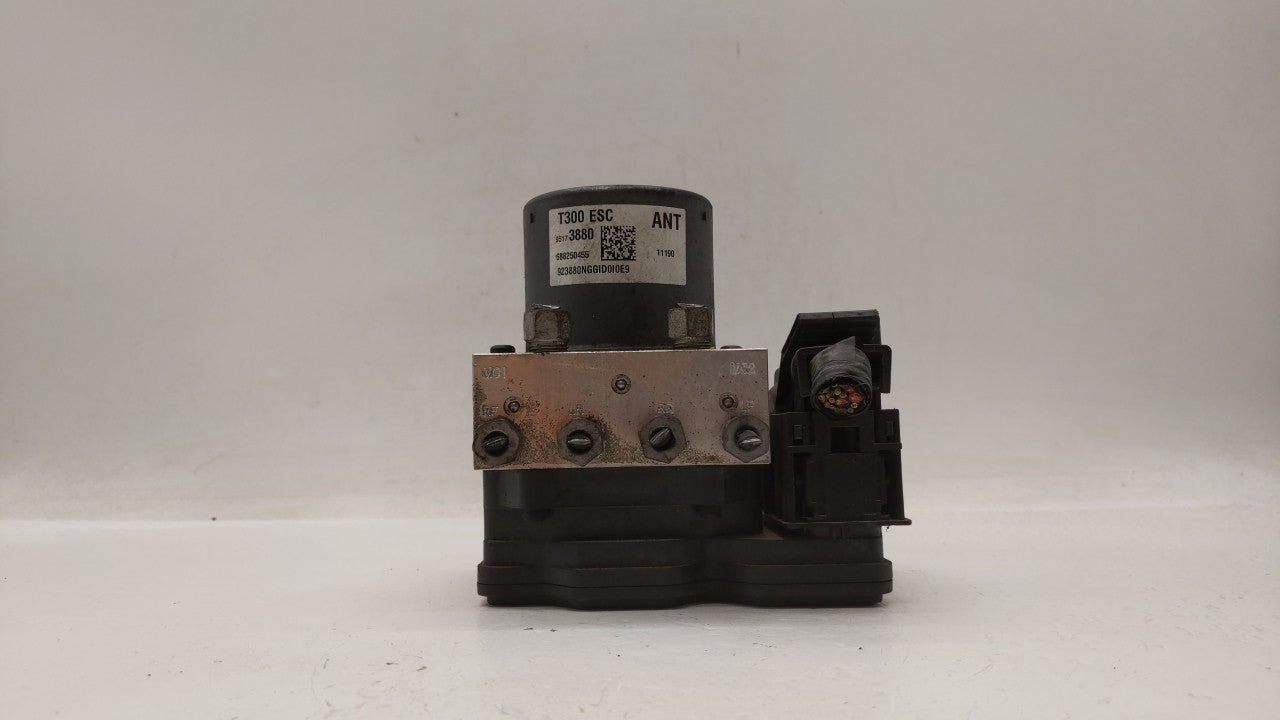 2012-2013 Chevrolet Sonic ABS Pump Control Module Replacement P/N:95173880 95104537 Fits Fits 2012 2013 OEM Used Auto Parts 