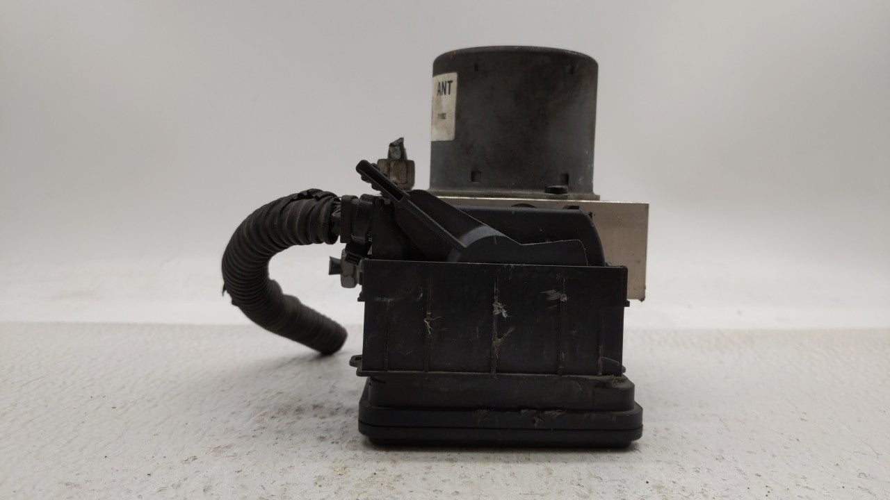 2012-2013 Chevrolet Sonic ABS Pump Control Module Replacement P/N:95173880 95104537 Fits Fits 2012 2013 OEM Used Auto Parts 