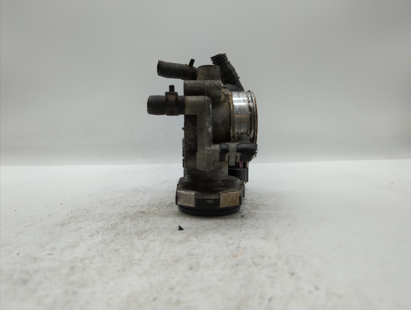 2012-2018 Chevrolet Sonic Throttle Body P/N:55577375 55561495 Fits Fits 2009 2010 2011 2012 2013 2014 2015 2016 2017 2018 OE